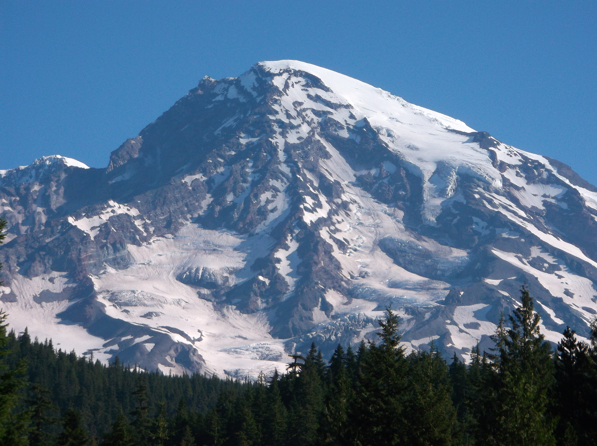 Fujifilm FinePix AX560 sample photo. Rainier majesty photography