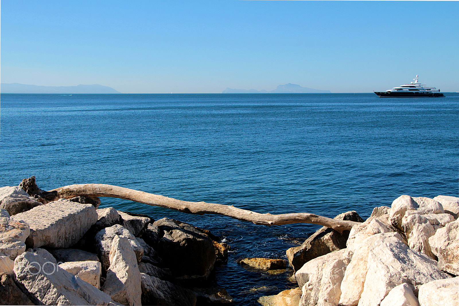 Canon EOS 650D (EOS Rebel T4i / EOS Kiss X6i) sample photo. Bridge on the sea photography