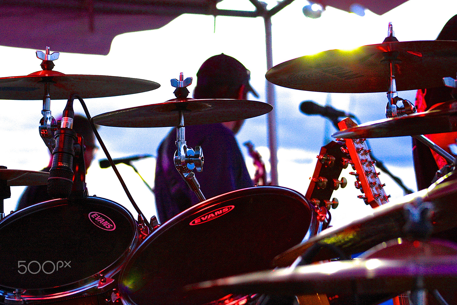 Canon EOS 450D (EOS Rebel XSi / EOS Kiss X2) sample photo. Live show during sunset, perfume as art, photography