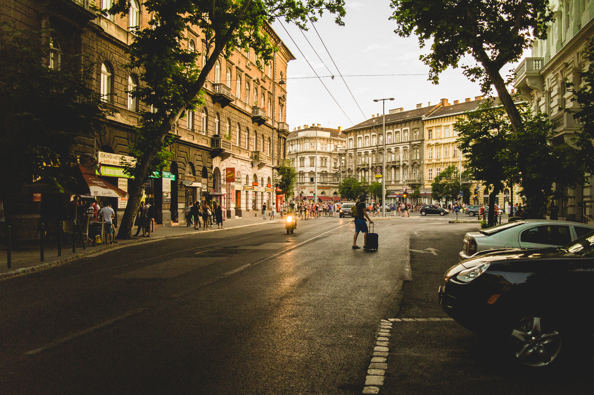 Samsung NX10 sample photo. On the streets of budapest photography