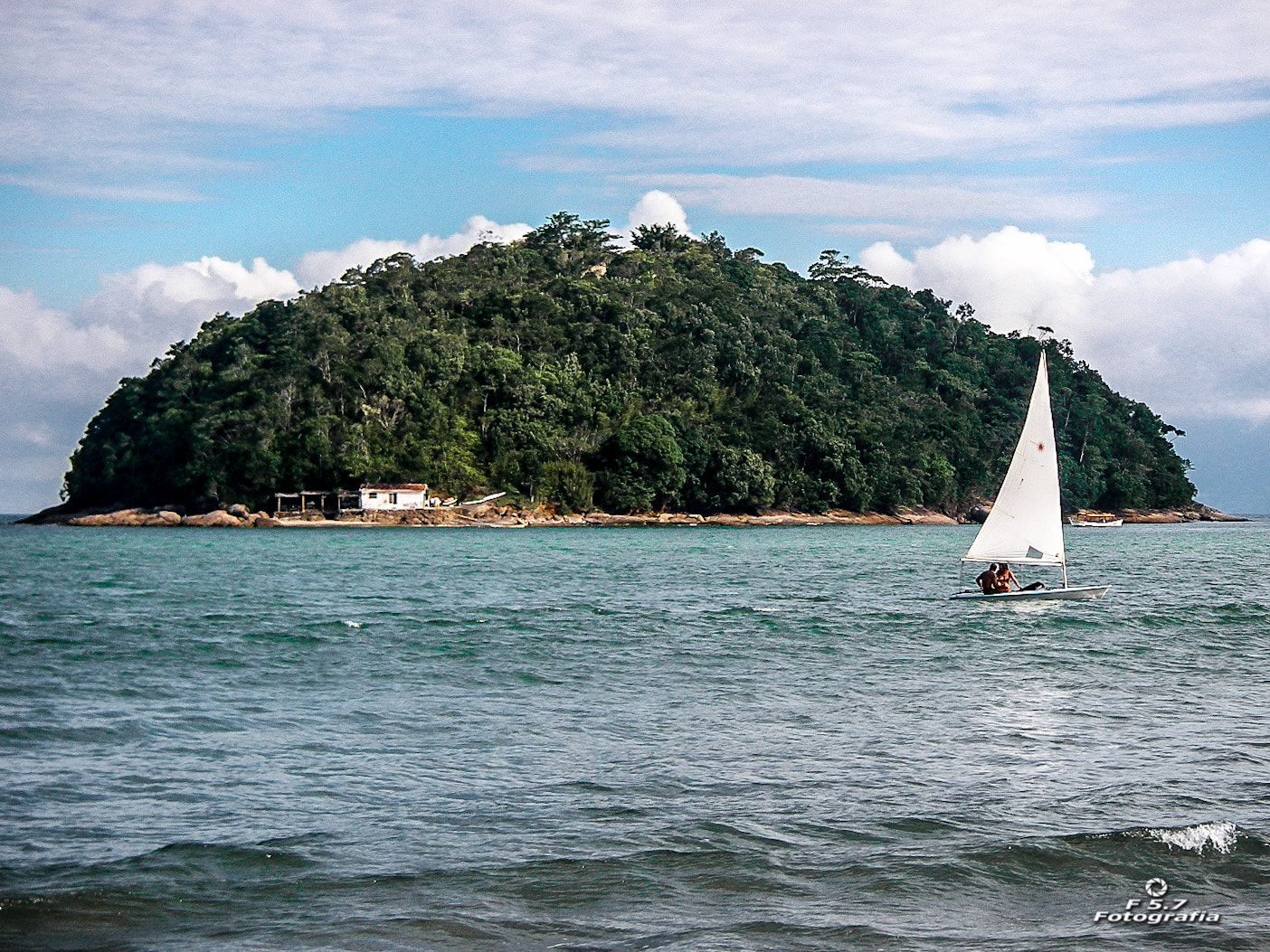 Pentax OPTIO W10 sample photo. Sailing with the wind photography