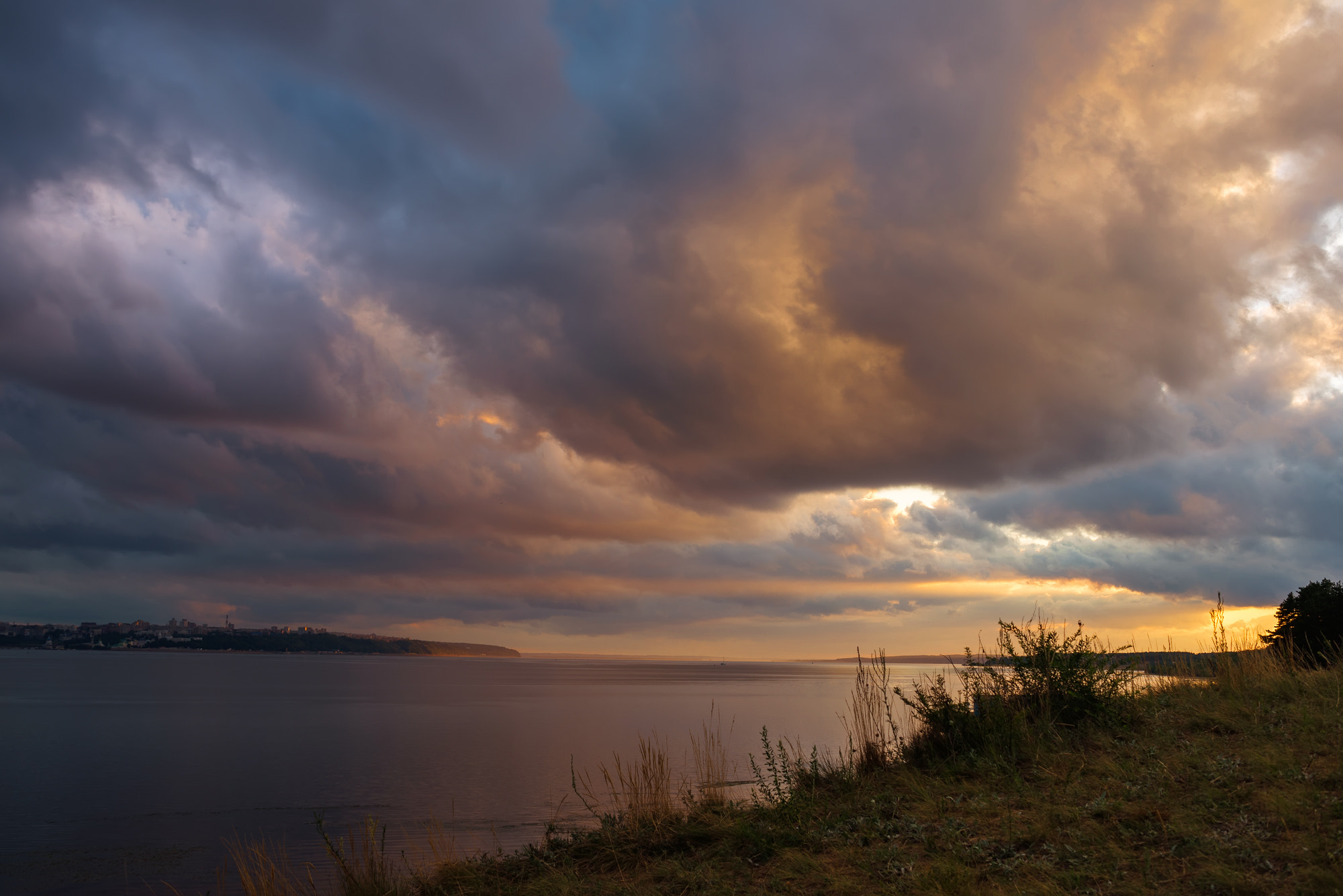AF Zoom-Nikkor 28-85mm f/3.5-4.5 sample photo. Sunset photography