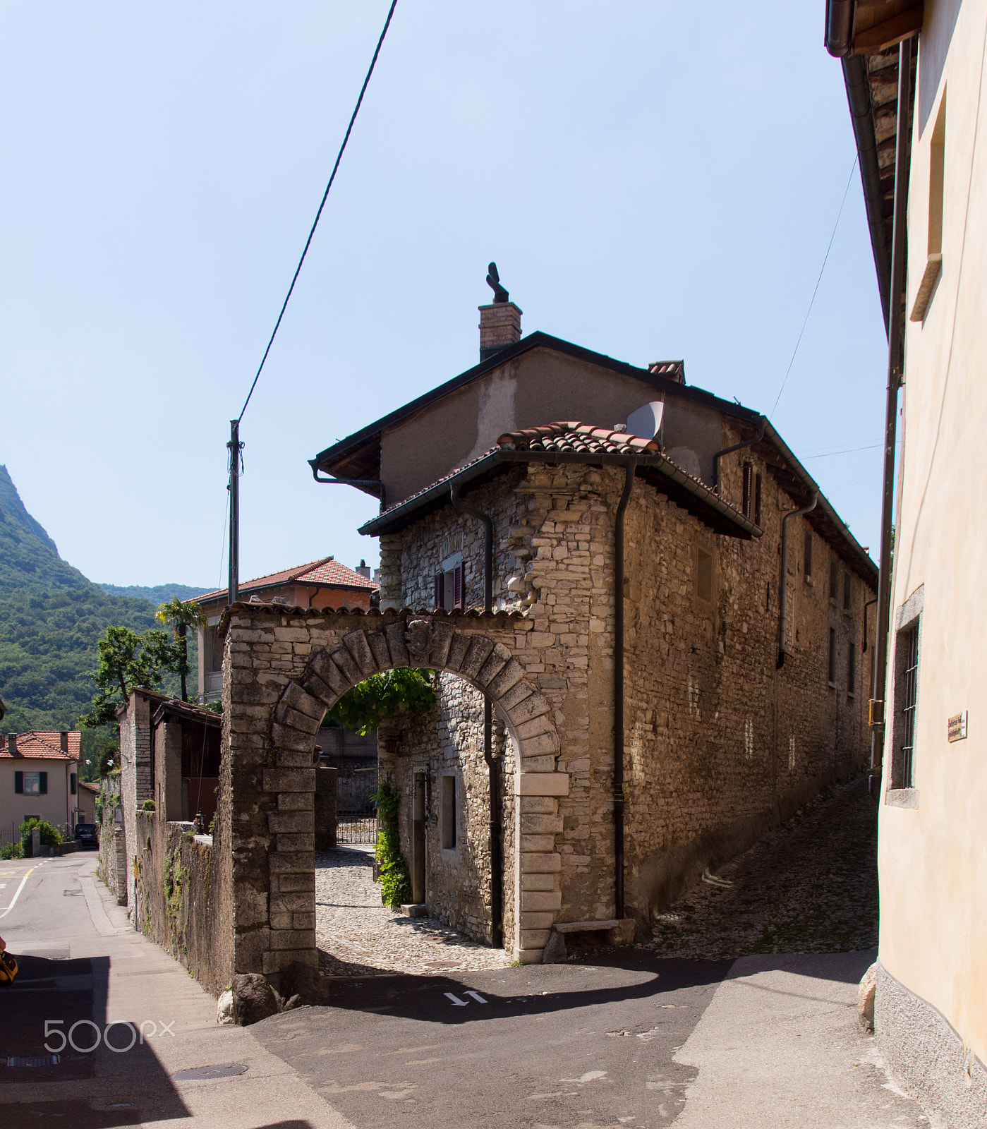 Sony SLT-A65 (SLT-A65V) + Tamron AF 28-105mm F4-5.6 [IF] sample photo. Italian house photography