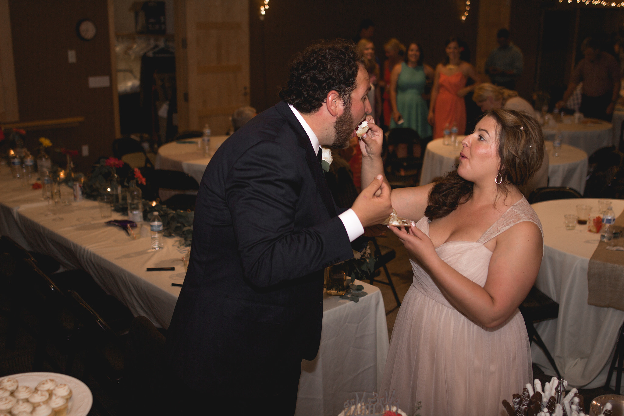 Sigma 24mm F1.4 DG HSM Art sample photo. Cutting and eating of the cake photography