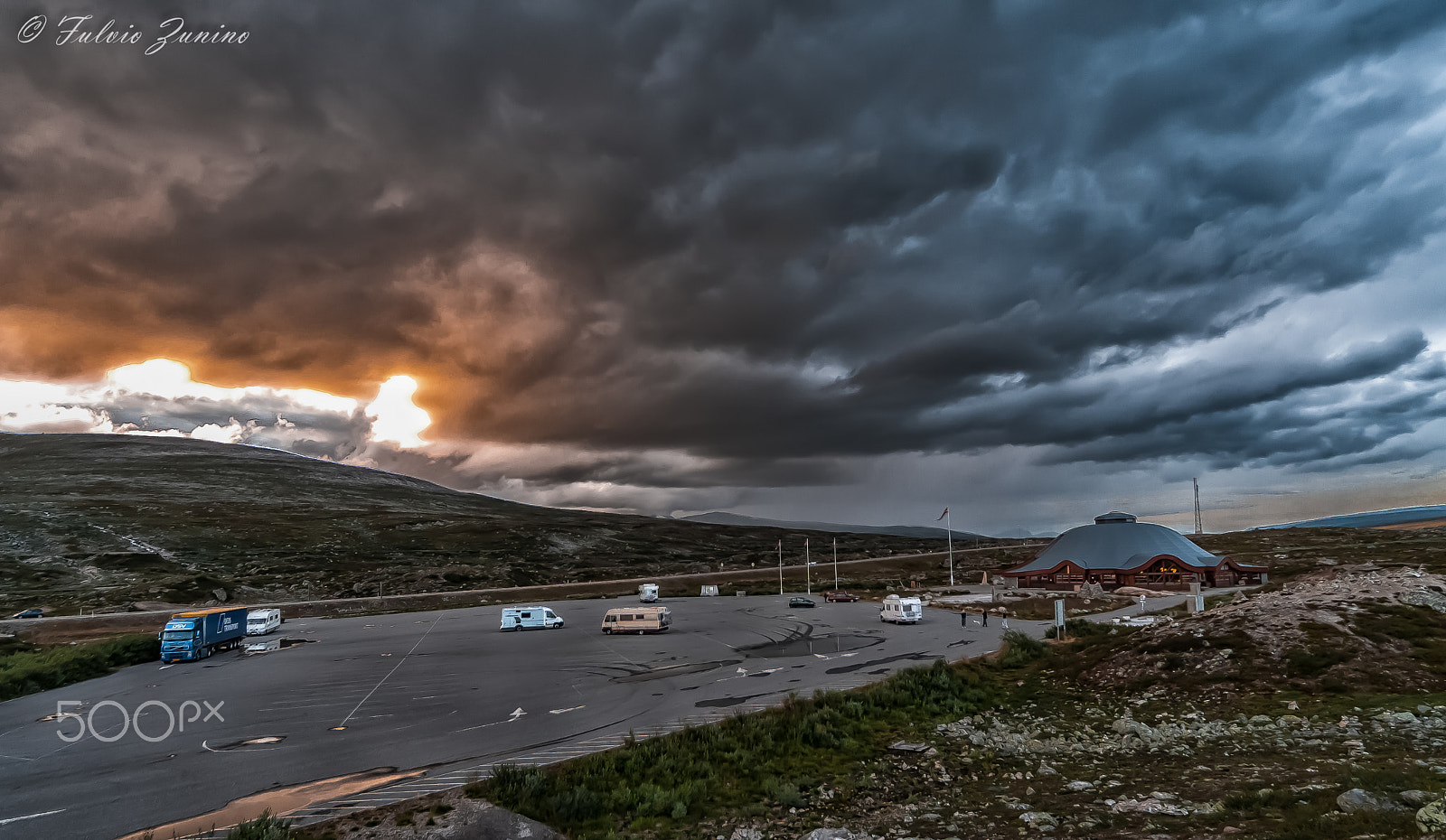 Nikon D300 + Sigma 12-24mm F4.5-5.6 EX DG Aspherical HSM sample photo. Sunset at the arctic circle photography