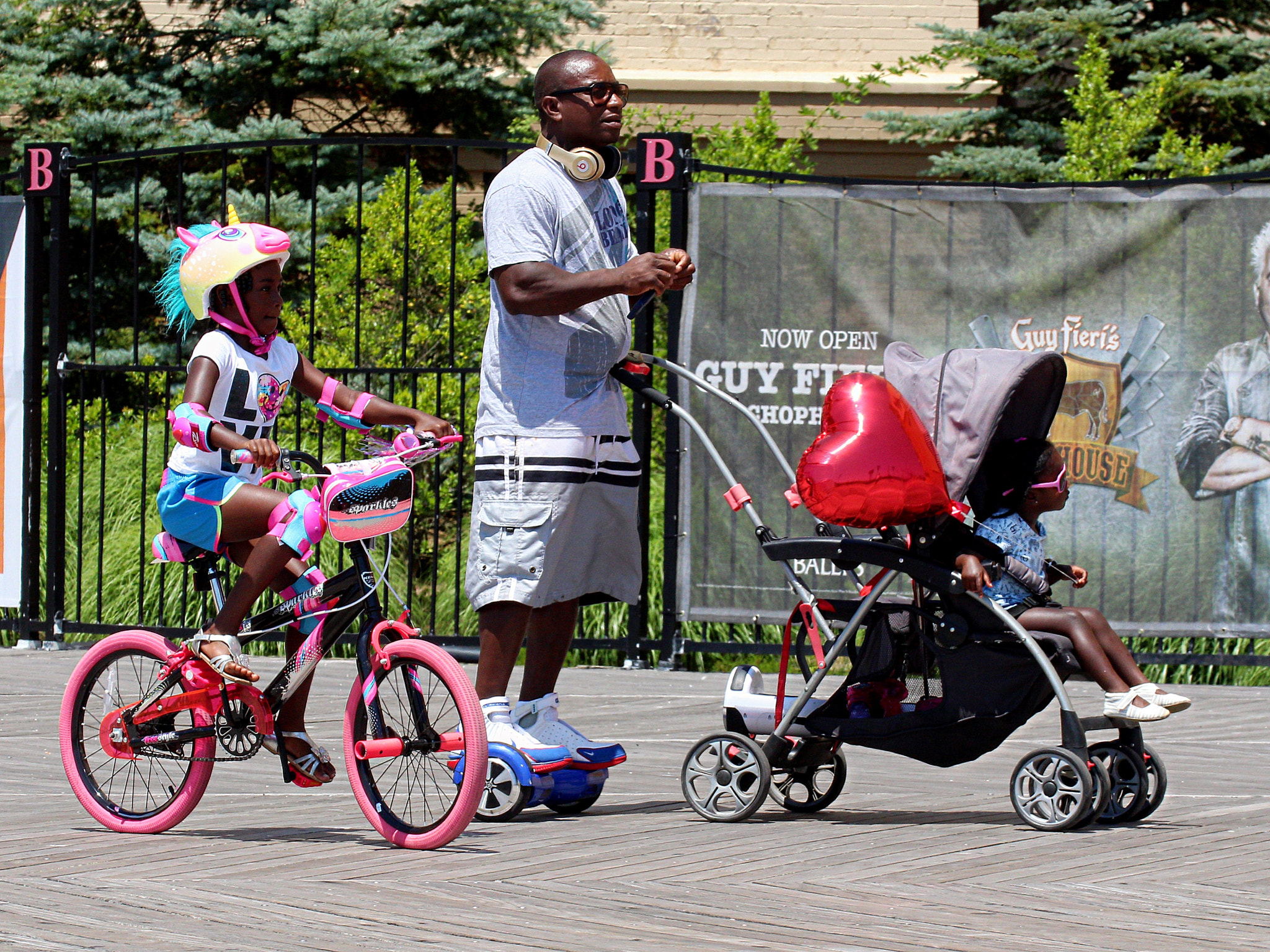 Canon EF 70-300mm F4-5.6L IS USM sample photo. Boardwalk stroll photography
