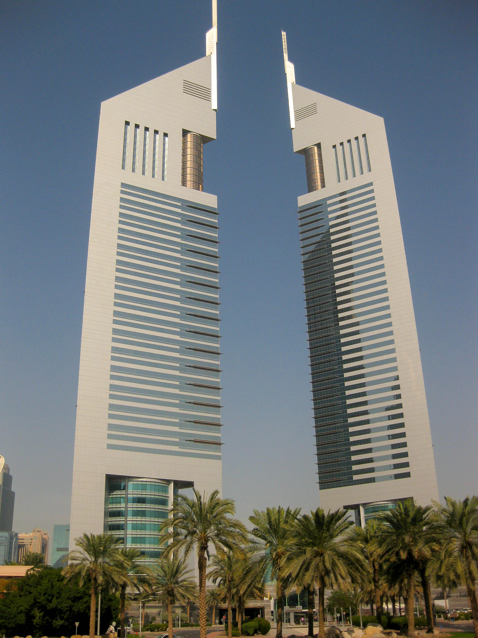 Canon PowerShot SD790 IS (Digital IXUS 90 IS / IXY Digital 95 IS) sample photo. Dubai (vae) - emirates towers photography