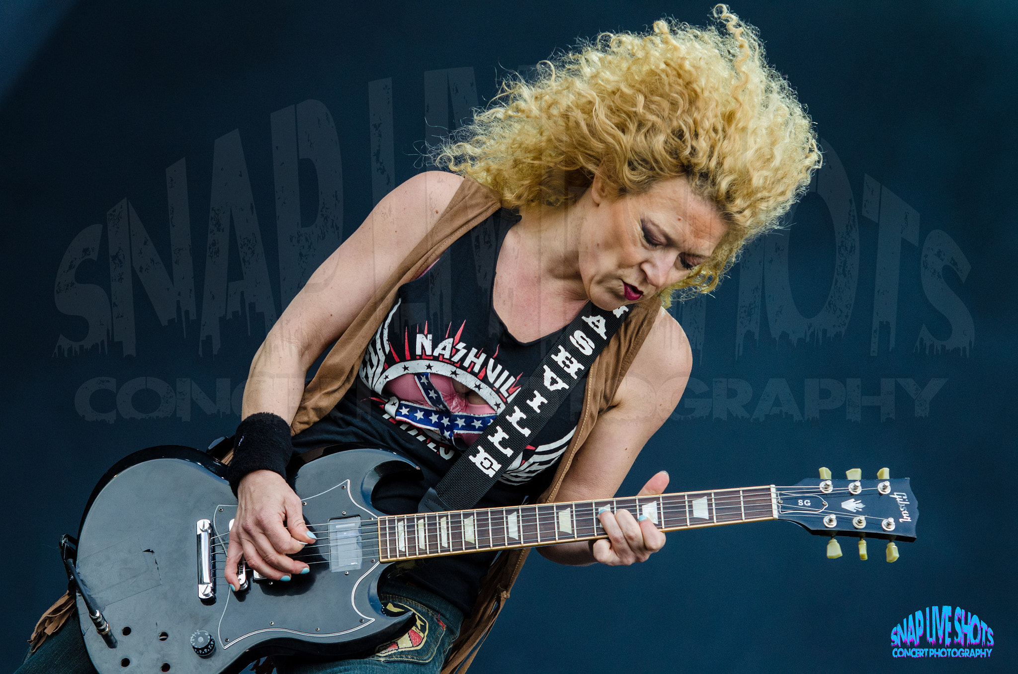 Sigma 70-200mm F2.8 EX DG Macro HSM II sample photo. Nashville pussy @ hellfest 2016 photography