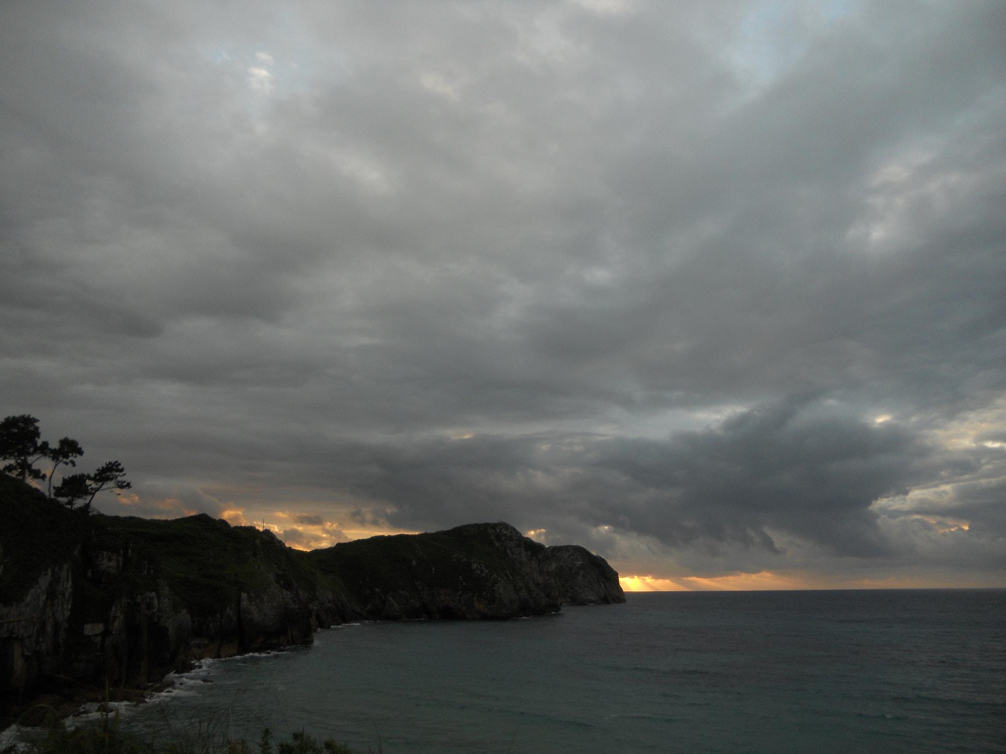 Nikon Coolpix S4000 sample photo. Tempestad en la puesta de sol. photography