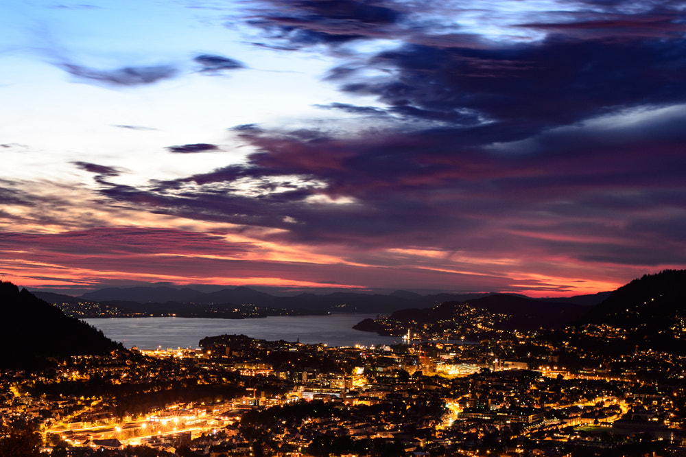 Nikon D4S + Nikon AF-S Nikkor 50mm F1.4G sample photo. Bergen by night photography