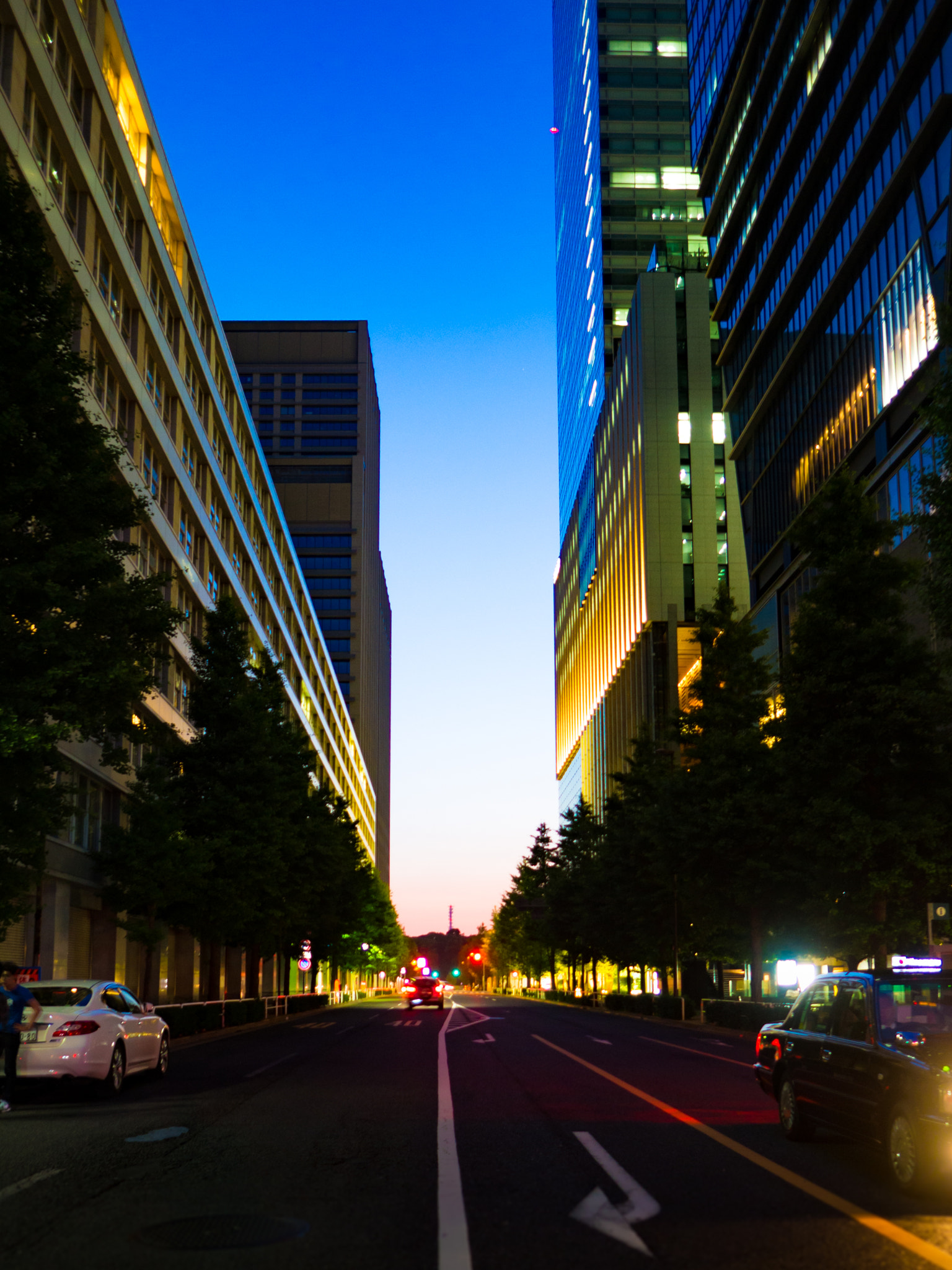 Olympus OM-D E-M10 II + OLYMPUS M.12mm F2.0 sample photo. Night scraper in tokyo photography