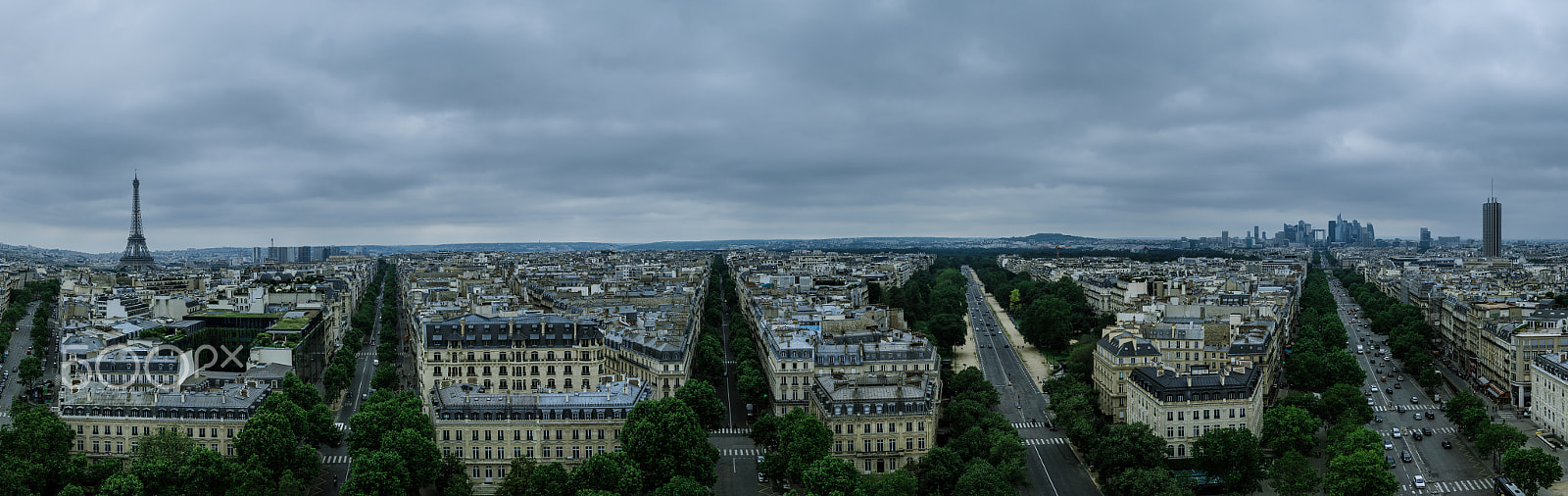 Fujifilm X-A2 + Fujifilm XF 18-55mm F2.8-4 R LM OIS sample photo. Eiffel to defence photography