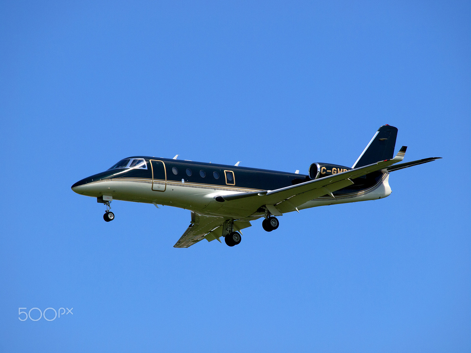 Olympus E-5 sample photo. Gulfstream g150 business jet photography