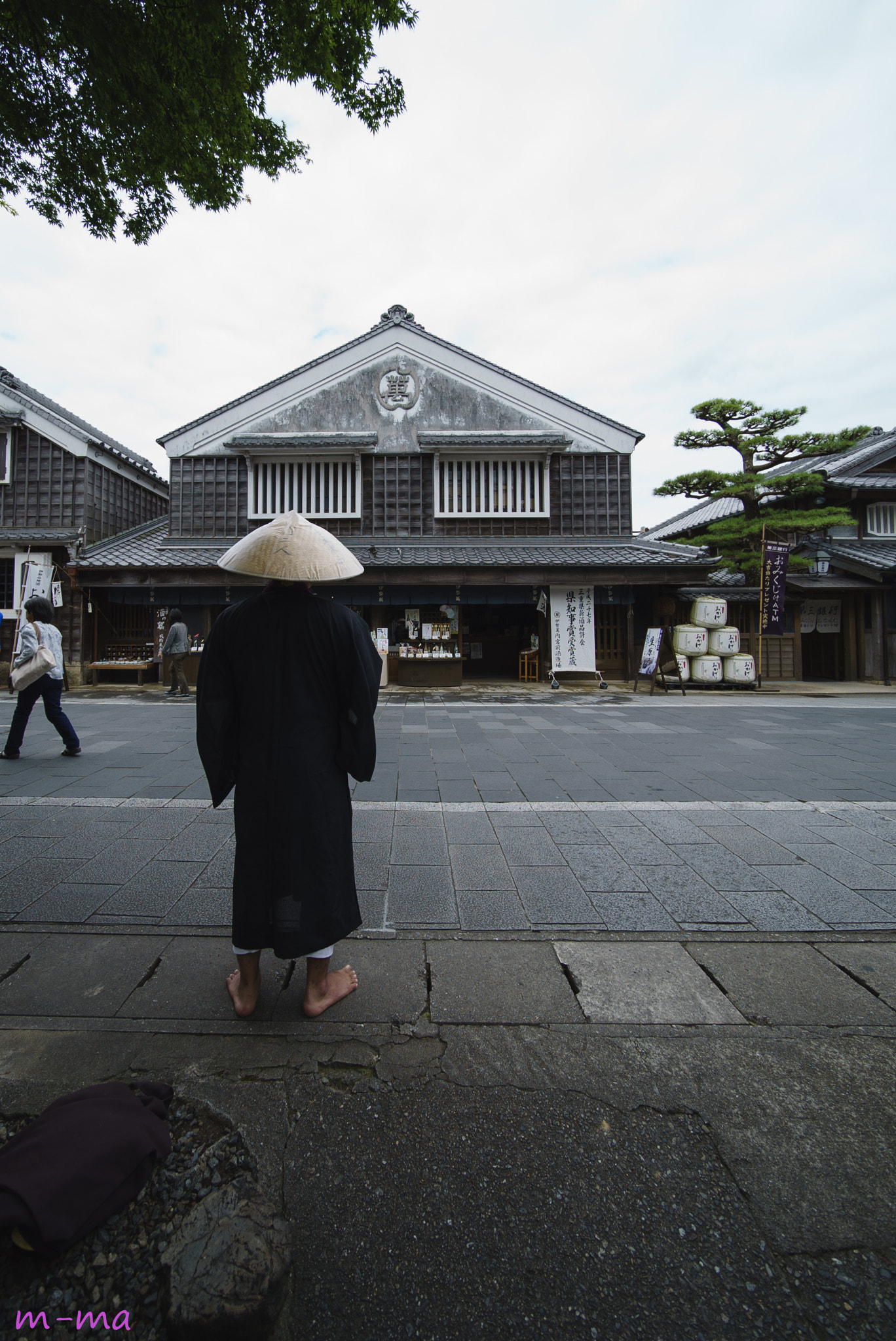 E 10mm F5.6 sample photo. Old town photography