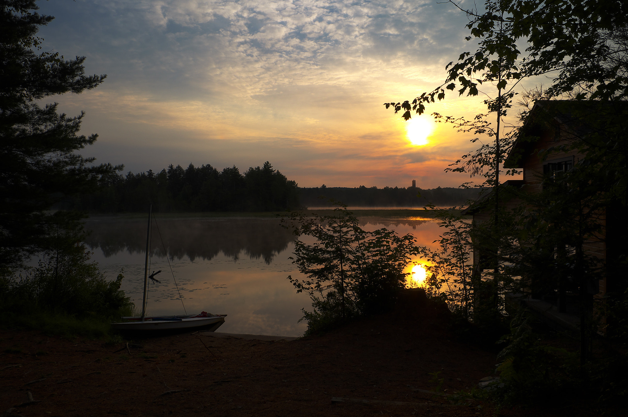 Fujifilm X-A1 + Fujifilm XF 18-55mm F2.8-4 R LM OIS sample photo. Unirondack boathouse sunrise 2015.08.29 photography