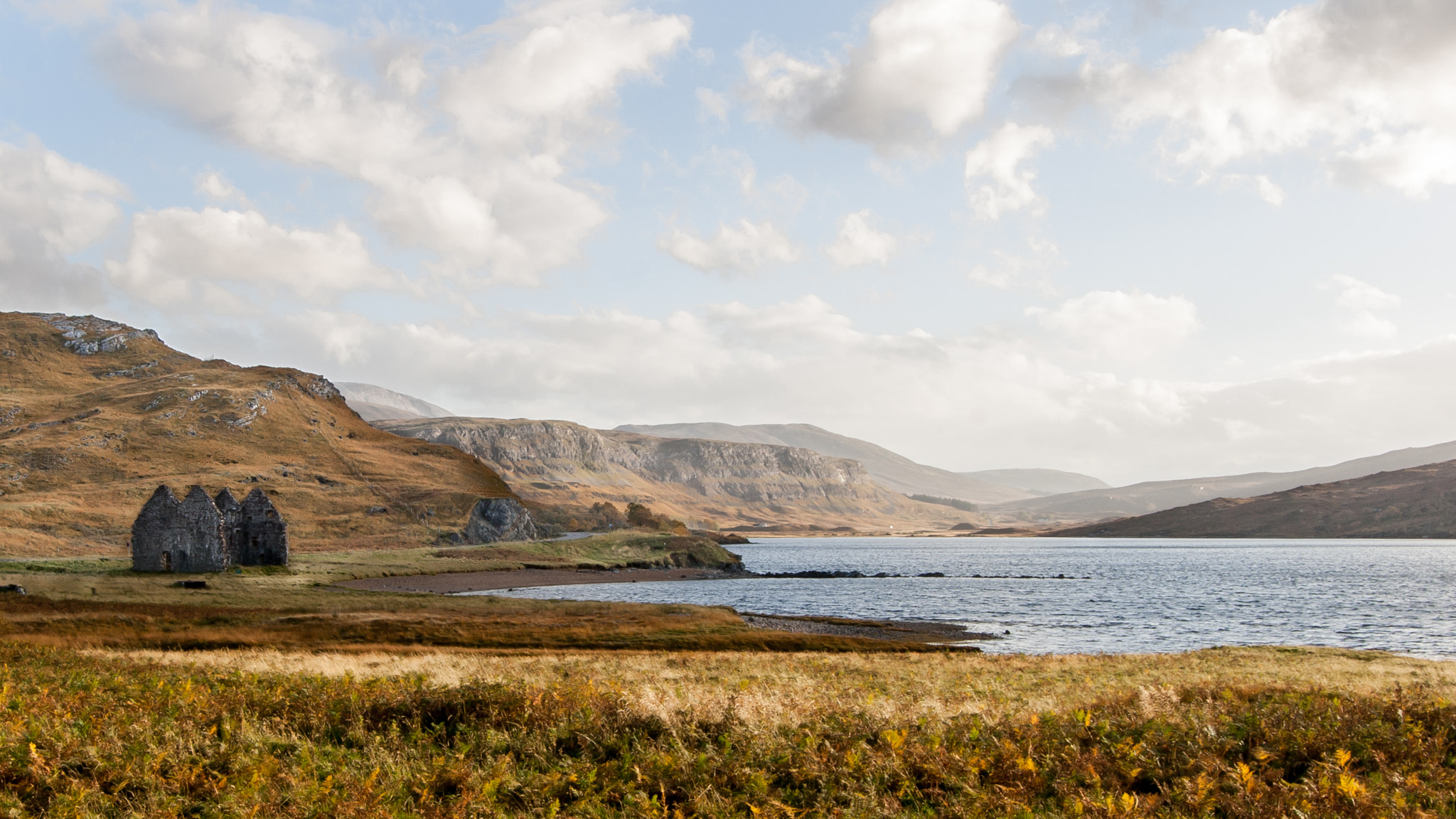 Canon EF-S 10-22mm F3.5-4.5 USM sample photo. Old stones lost near a lake in the highlands photography