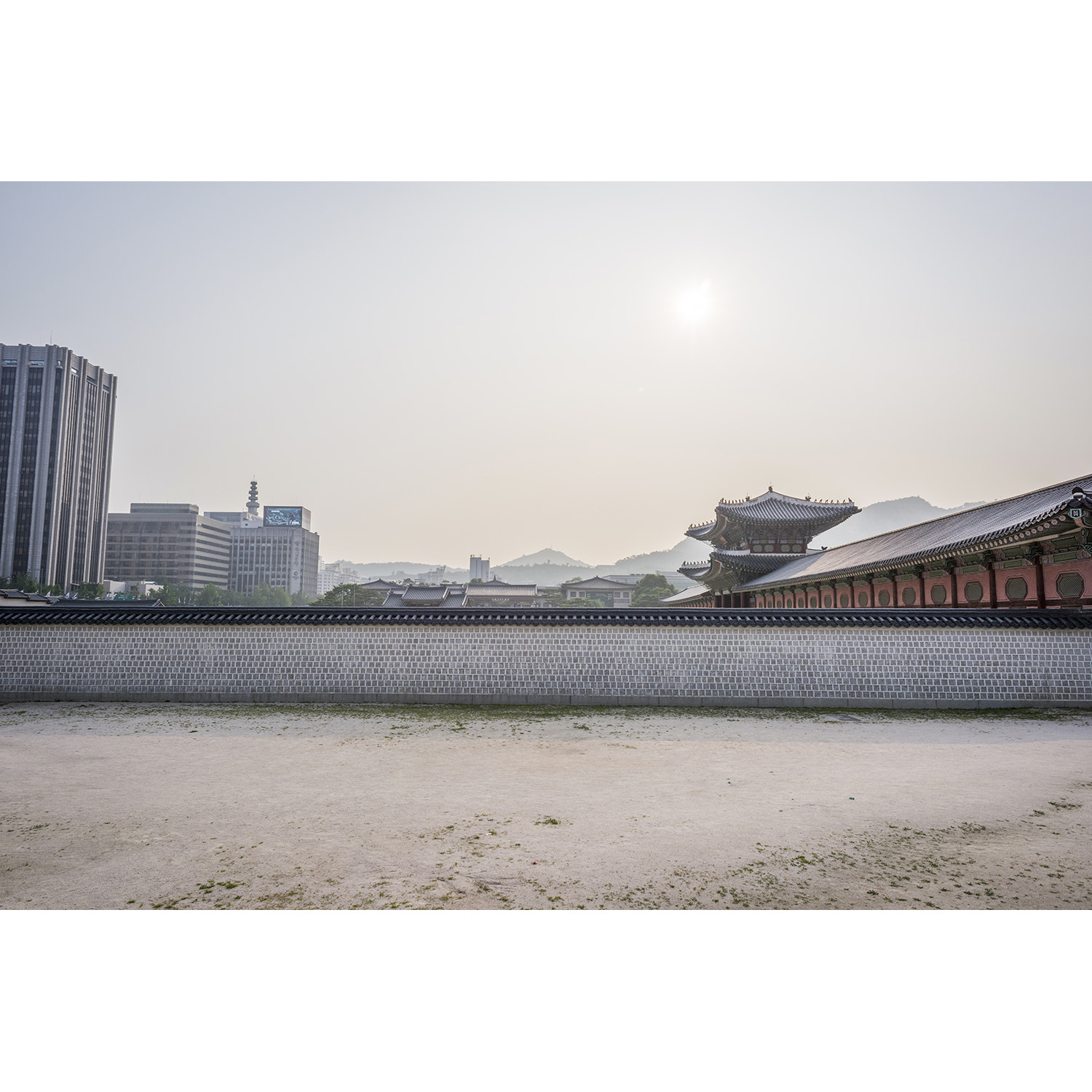 Nikon D810 + Nikon AF Nikkor 24mm F2.8D sample photo. Palace, korea photography