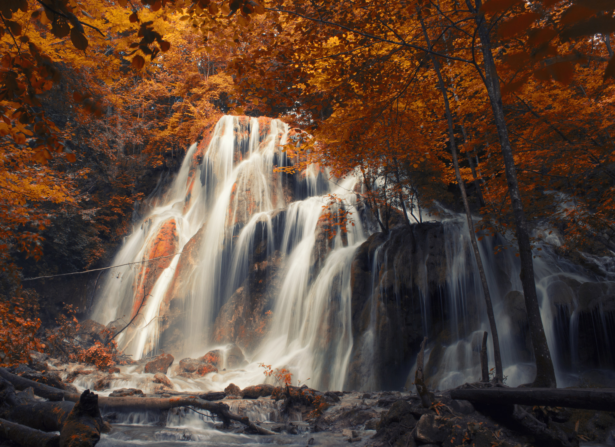 Canon EOS 750D (EOS Rebel T6i / EOS Kiss X8i) sample photo. Beusnita waterfall autumn style photography