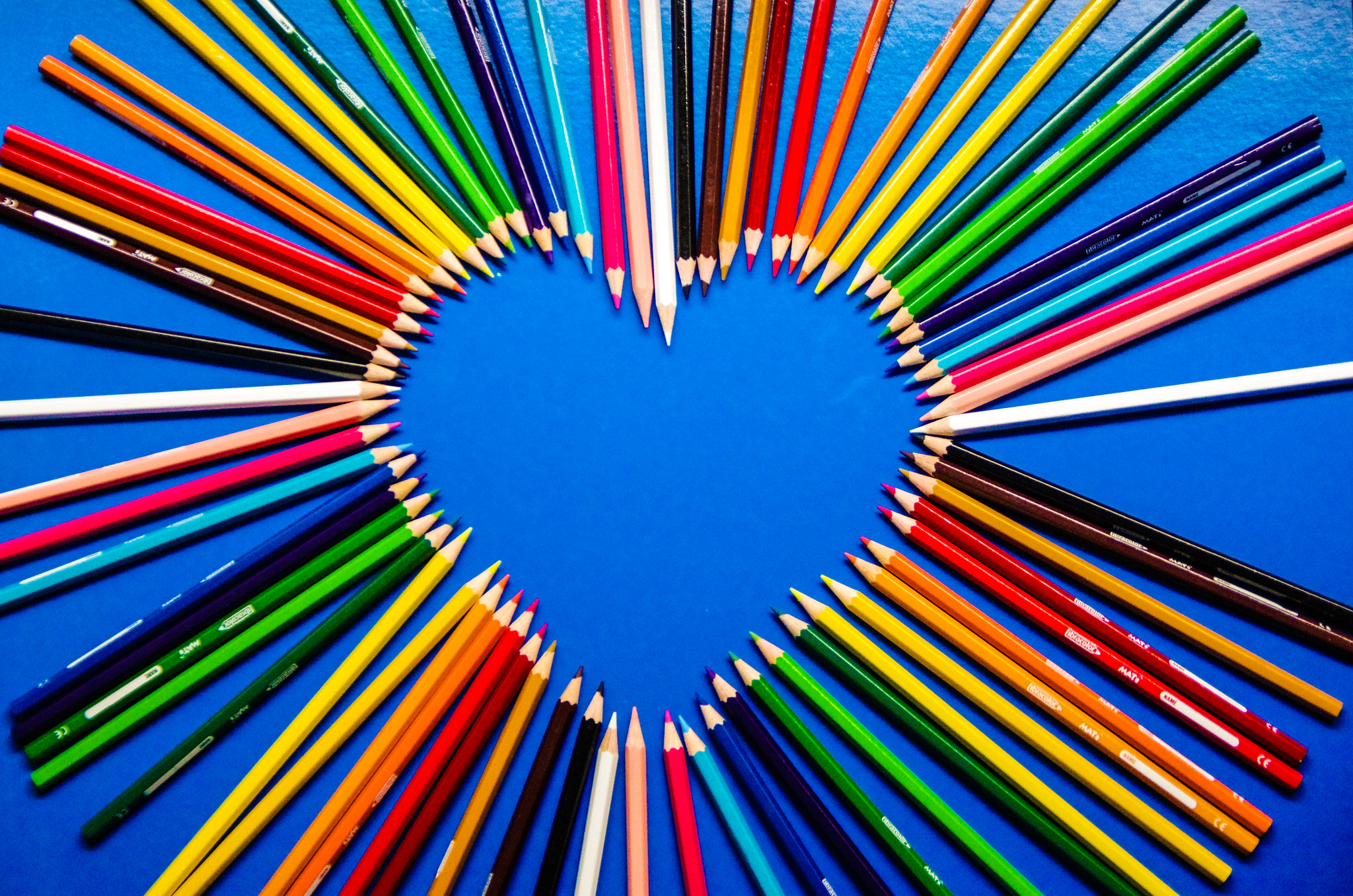 Pentax smc DA* 16-50mm F2.8 ED AL (IF) SDM sample photo. Colourful love photography