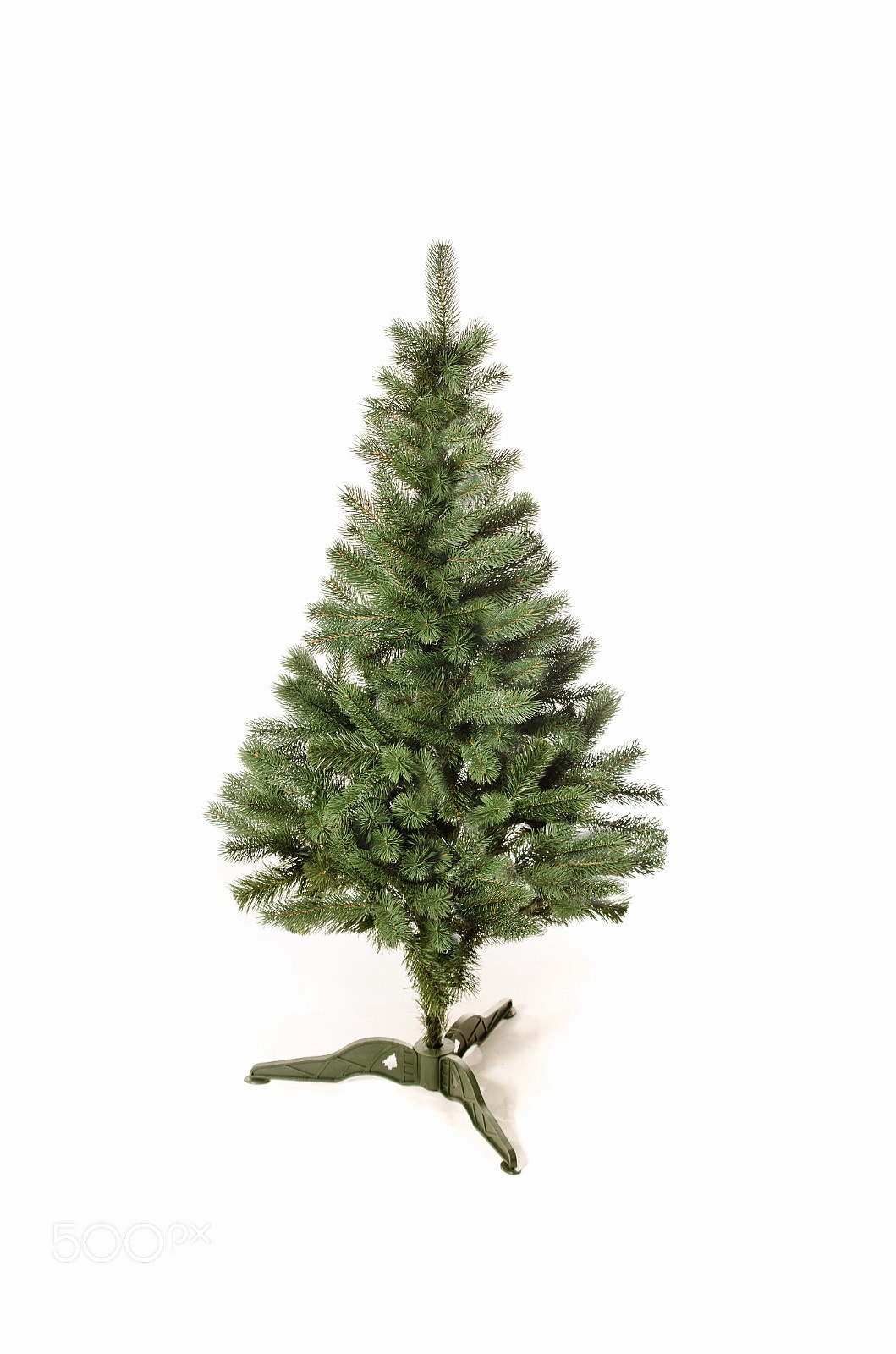 Sigma 28-200mm F3.5-5.6 Compact Aspherical Hyperzoom Macro sample photo. Artificial christmas tree with isolated background photography
