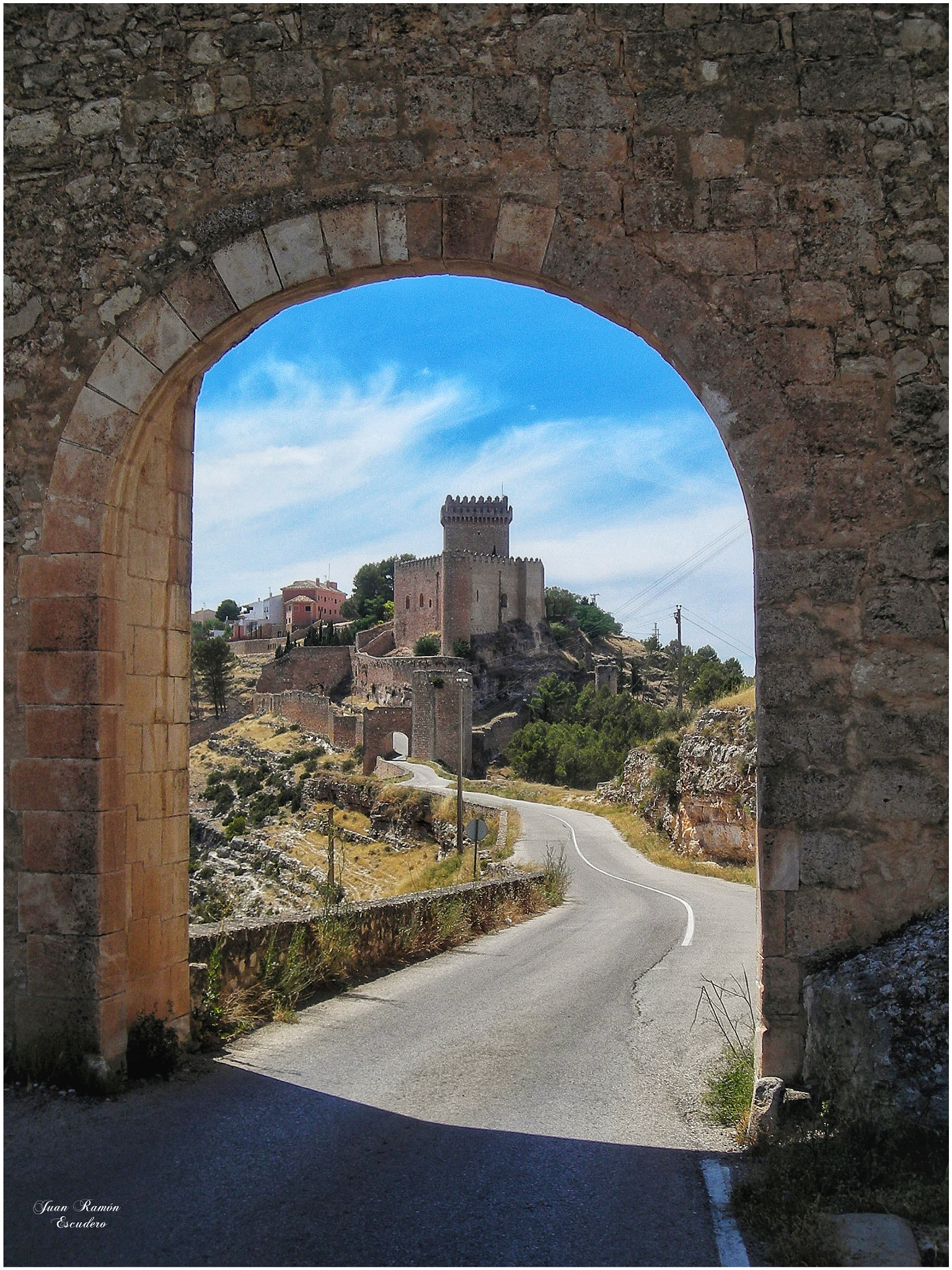 Nikon COOLPIX L6 sample photo. Castillo de alarcón, cuenca  photography