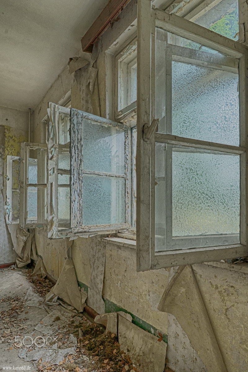 FE 21mm F2.8 sample photo. Fenster photography