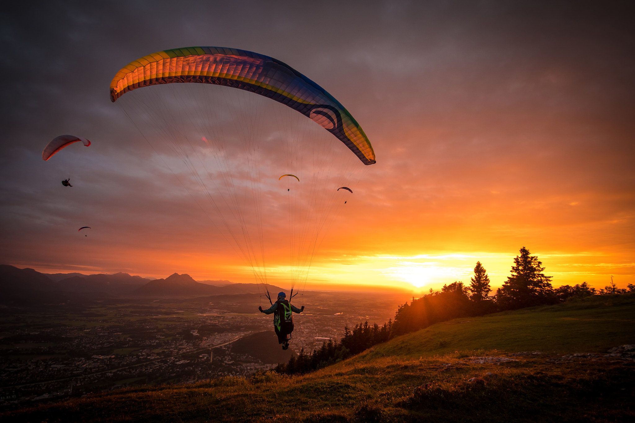 Sigma 10-20mm F4-5.6 EX DC HSM sample photo. Paraglider sunset photography