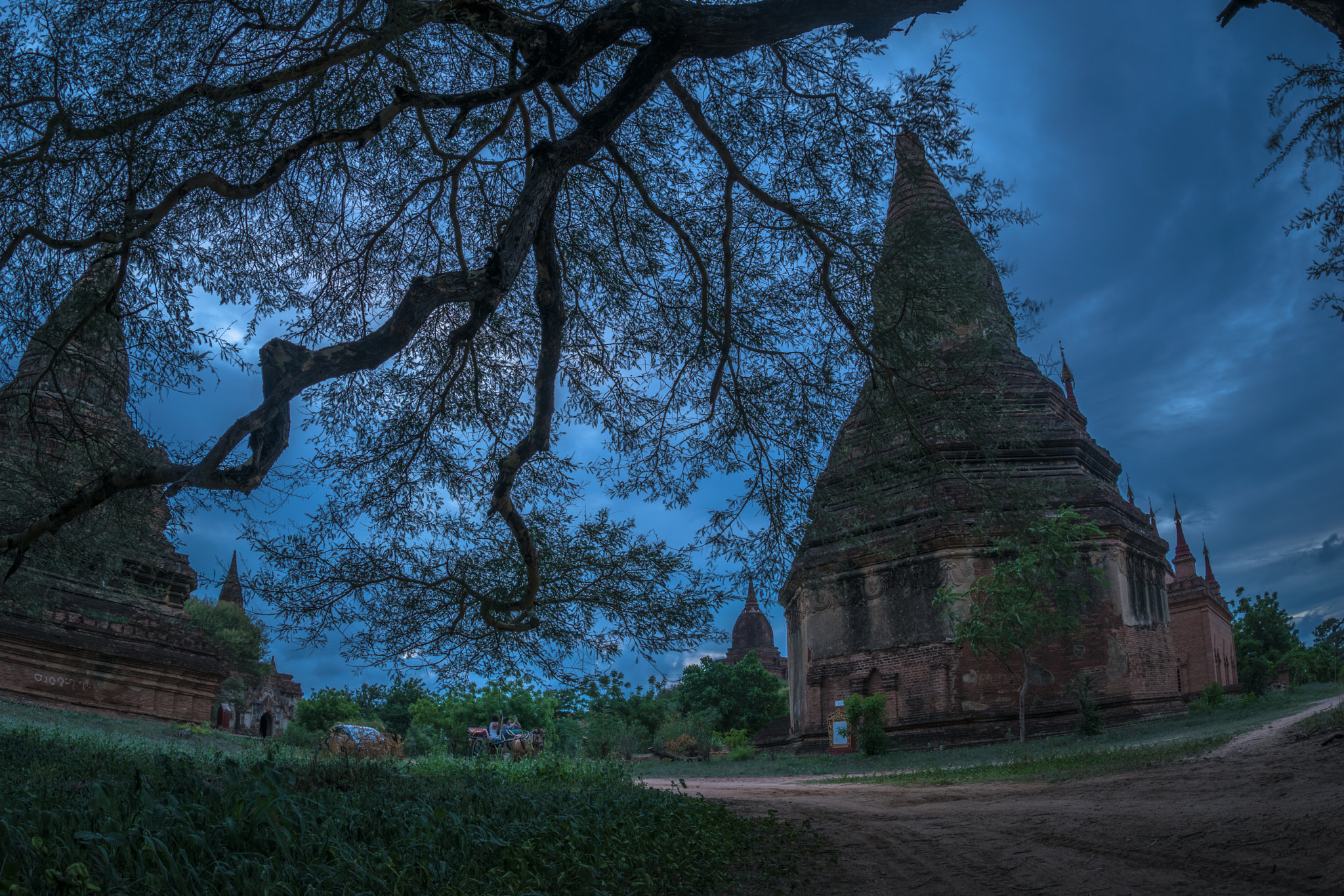 Sigma 15mm F2.8 EX DG Diagonal Fisheye sample photo. Traveller under blue light photography