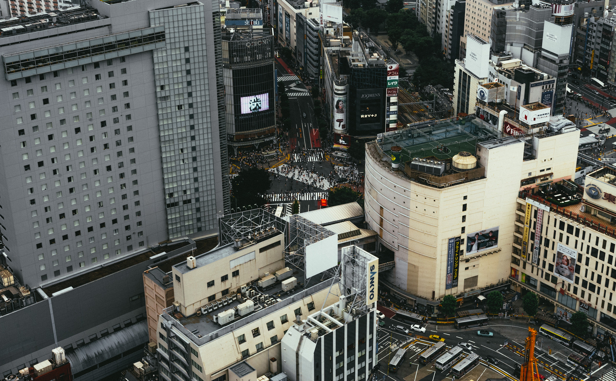 Pentax K-r sample photo. Shibuya photography