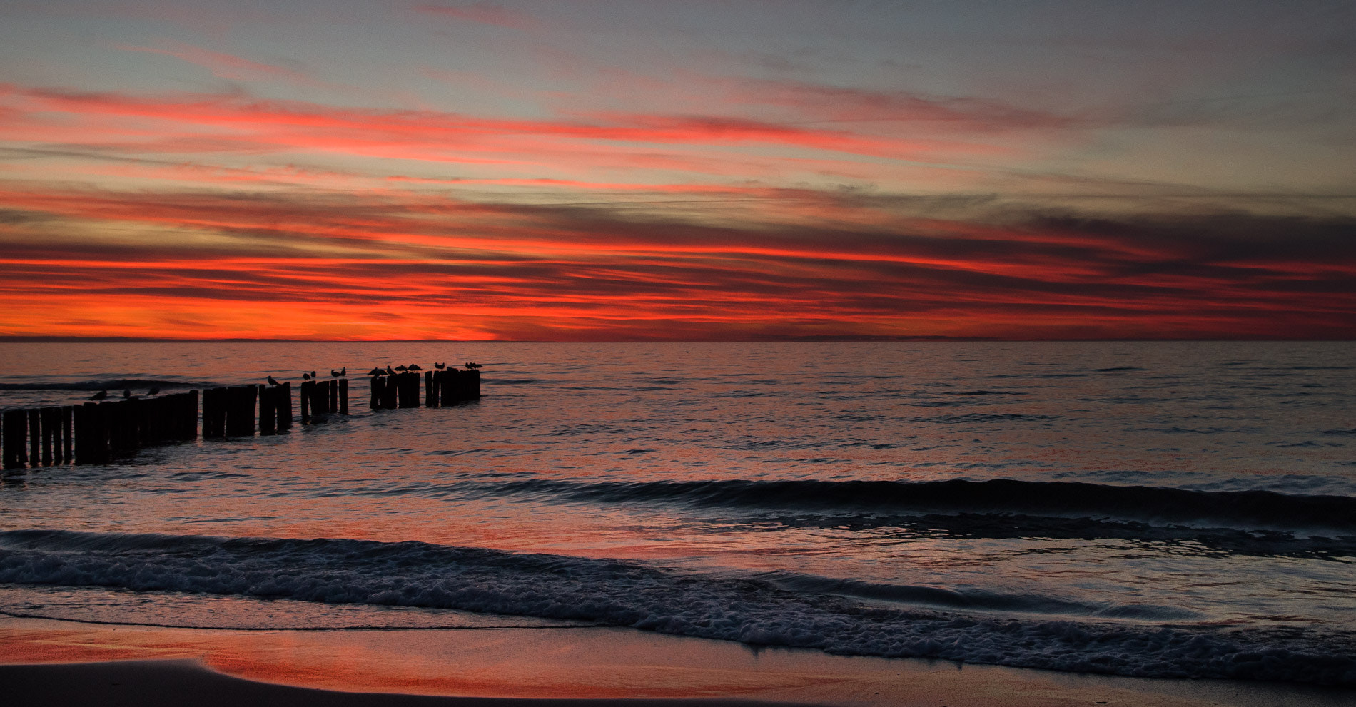 Pentax smc DA 18-55mm F3.5-5.6 AL WR sample photo. Colorful sunset photography
