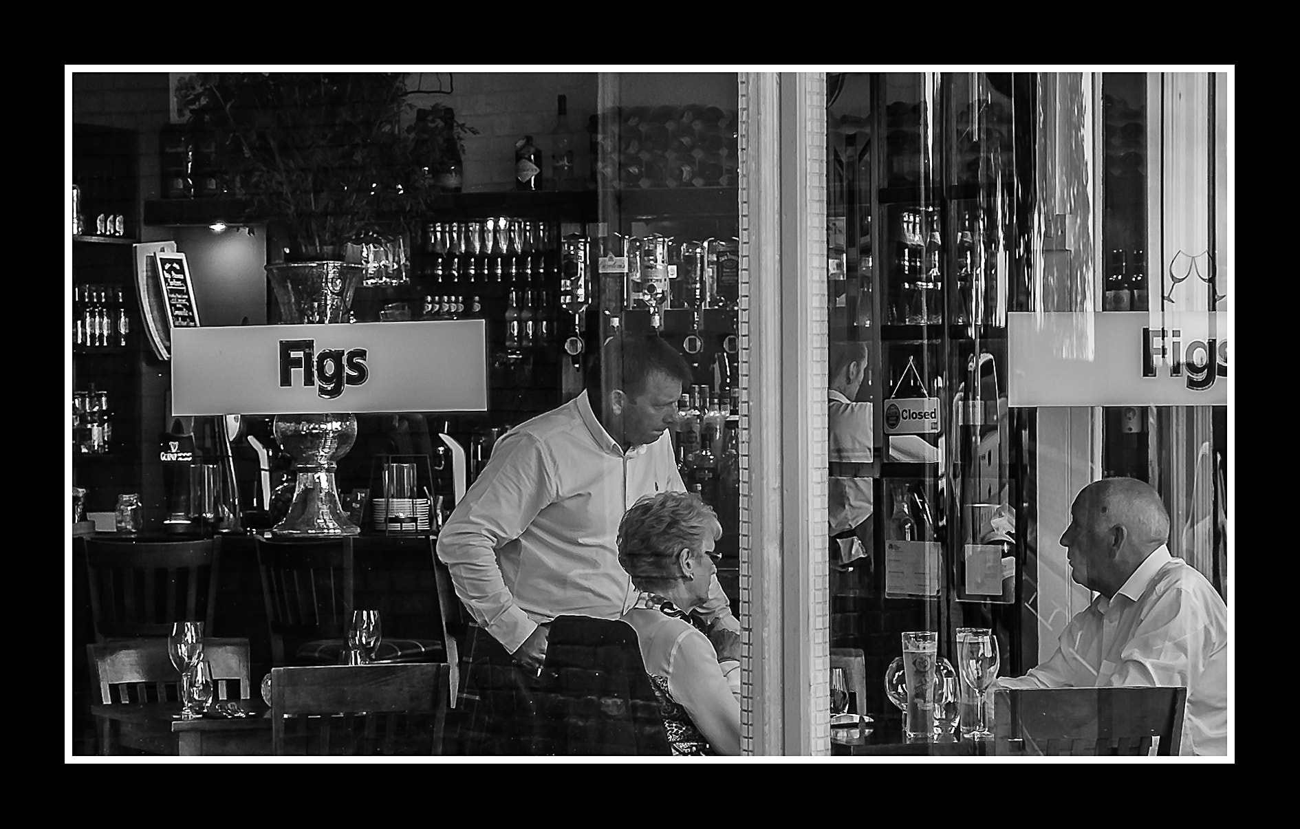 ZEISS Touit 32mm F1.8 sample photo. Figs bar photography