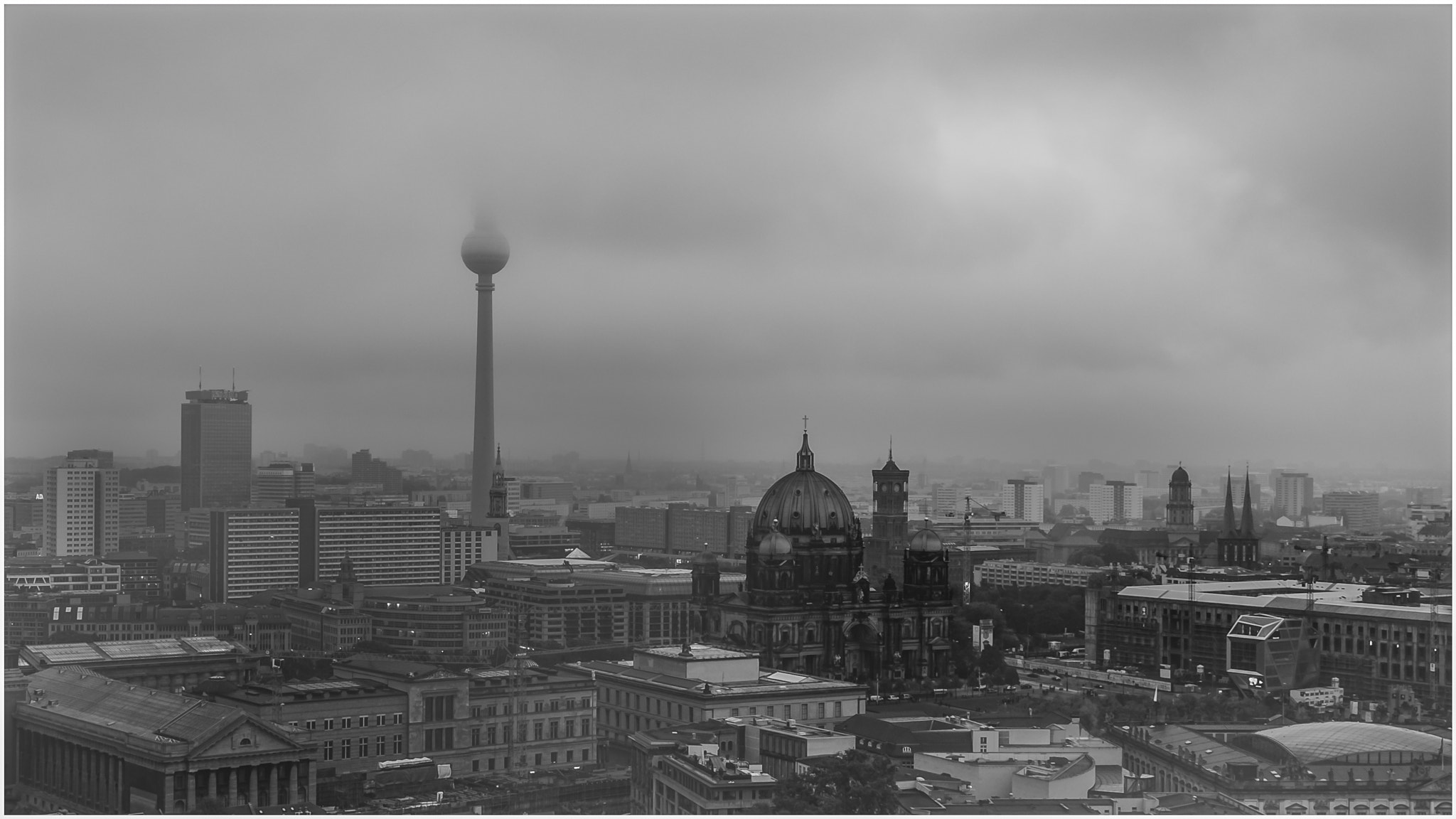Fujifilm XF 10-24mm F4 R OIS sample photo. Foggy berlin photography