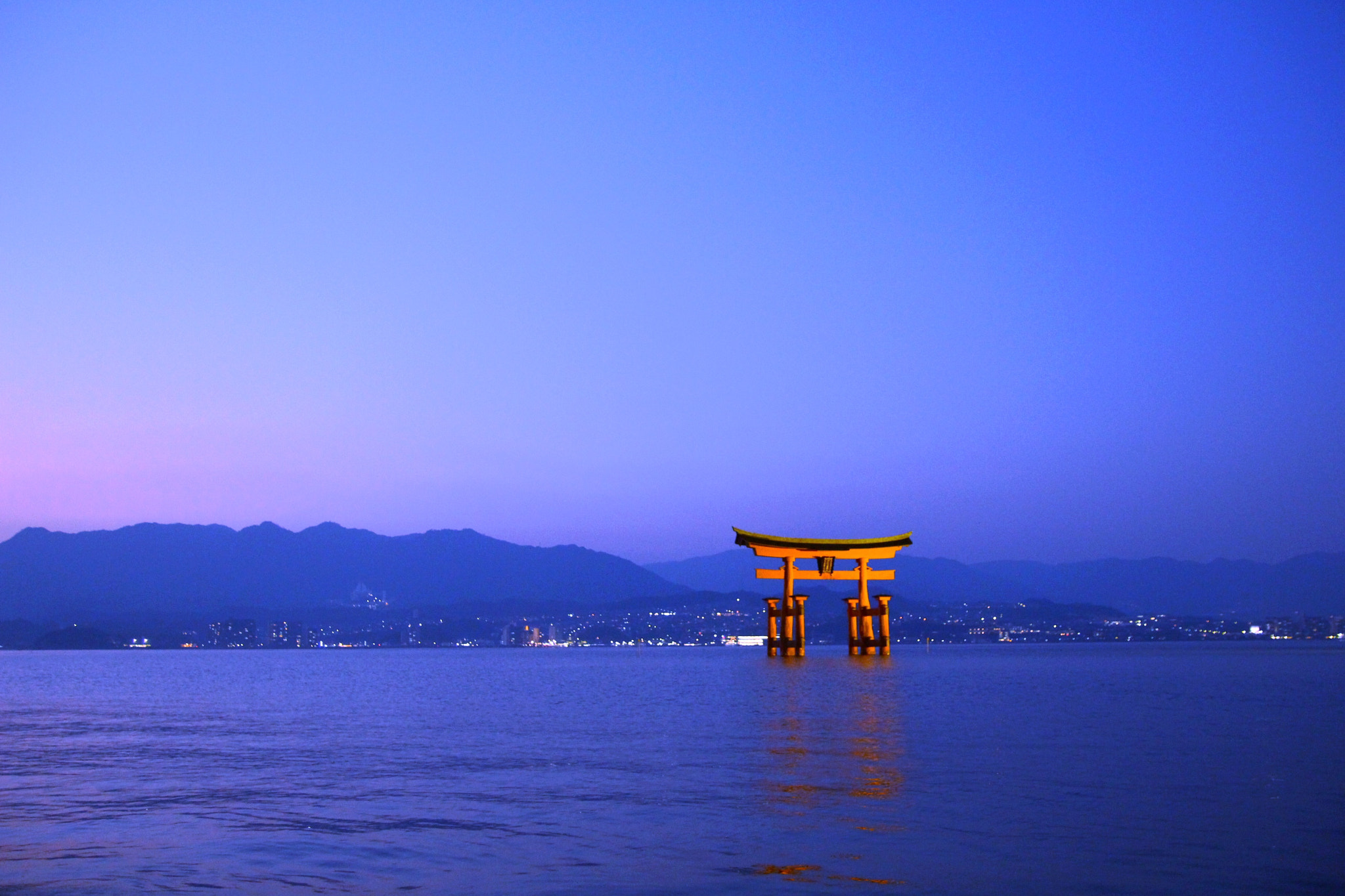 Canon EOS 100D (EOS Rebel SL1 / EOS Kiss X7) + Canon 17-50mm sample photo. Miyajima in japan photography