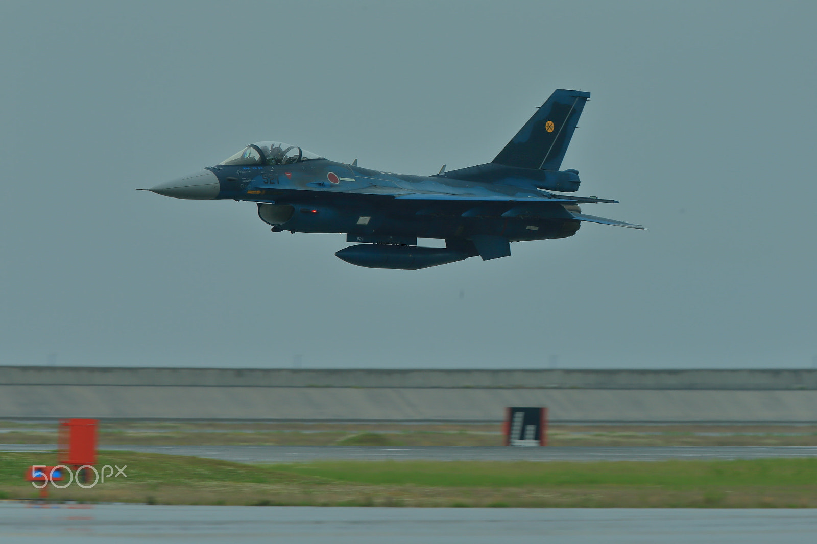 Canon EF 400mm F2.8L IS II USM sample photo. High speed low pass photography