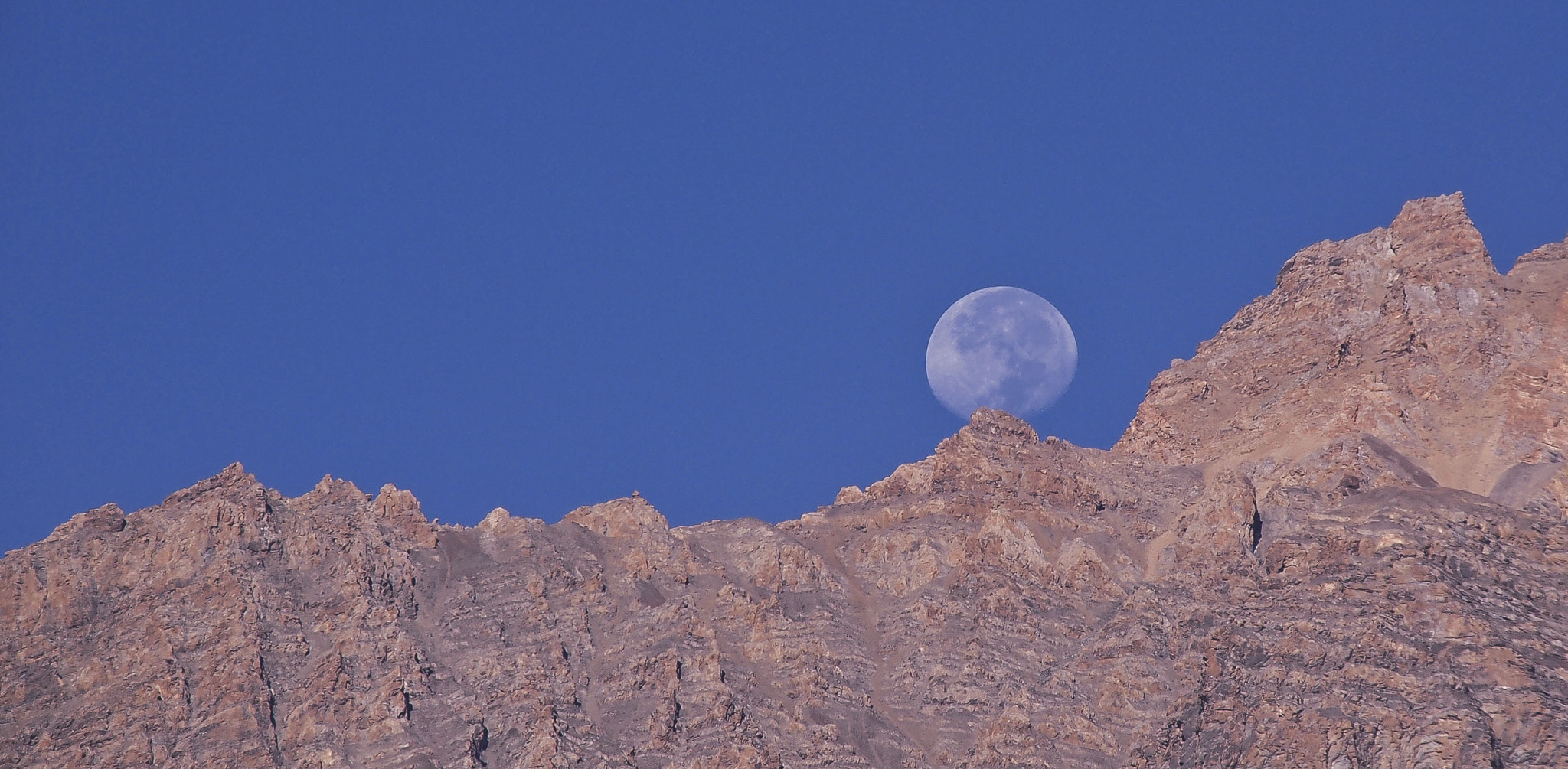 Olympus PEN E-PL2 sample photo. Moon and mountain photography