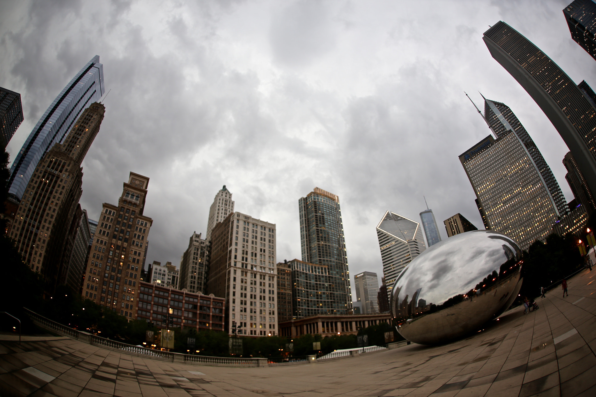 Canon 15mm sample photo. Stormy chicago photography