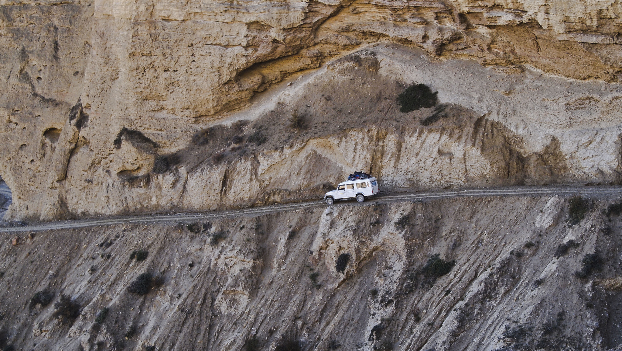 Olympus PEN E-PL2 sample photo. Driving on the edge photography