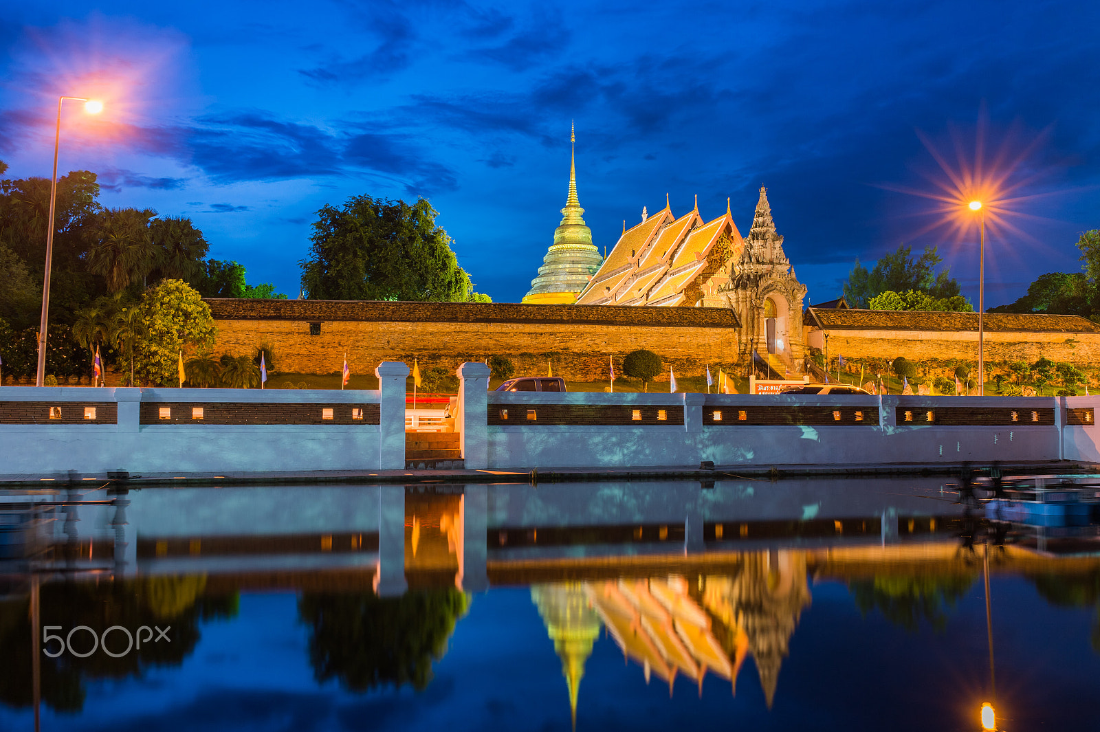 Nikon Df + Sigma 35mm F1.4 DG HSM Art sample photo. Wat phra that lampang luang in twilight time,lampa photography