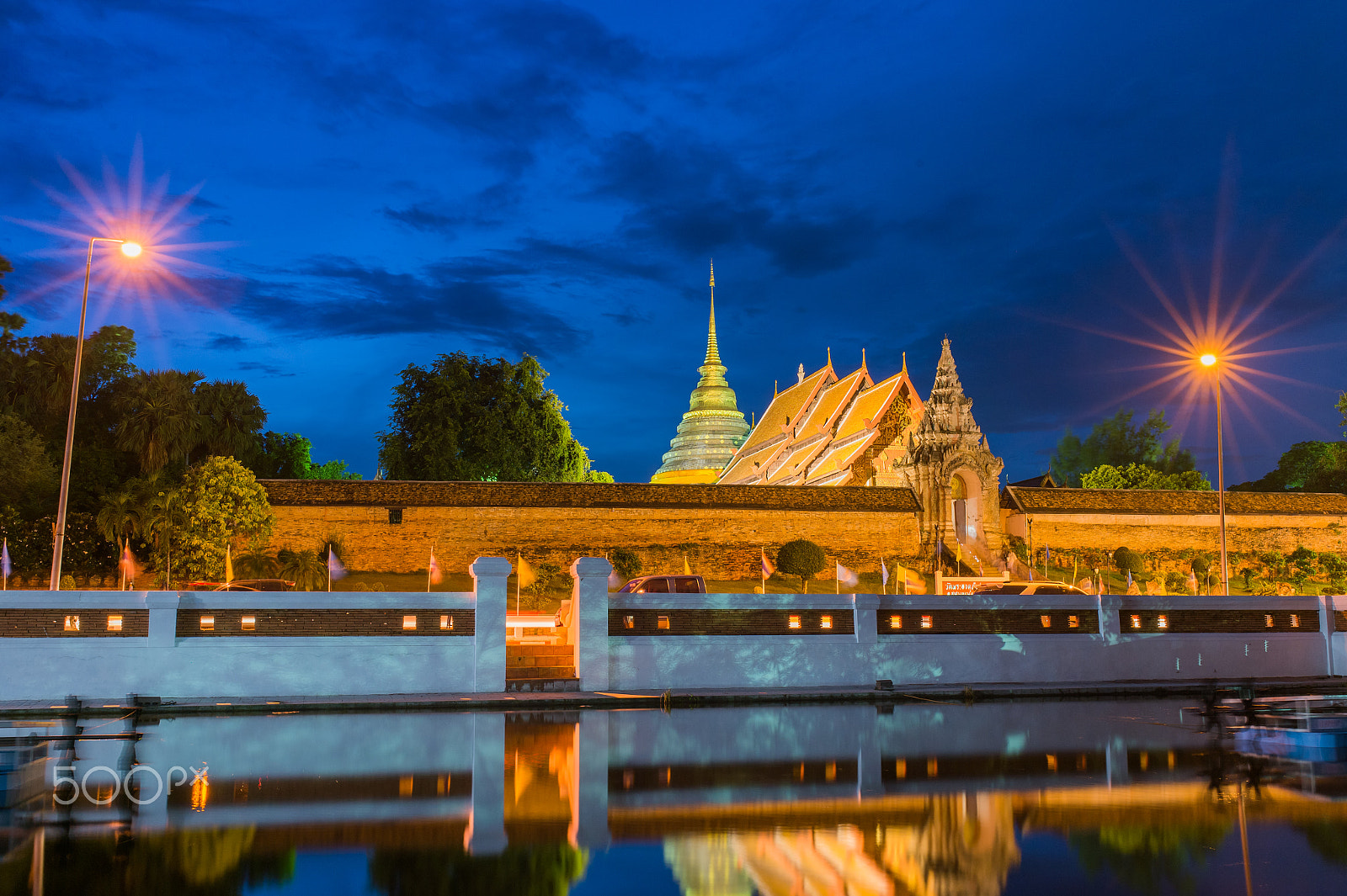 Nikon Df + Sigma 35mm F1.4 DG HSM Art sample photo. Wat phra that lampang luang in twilight time,lampa photography