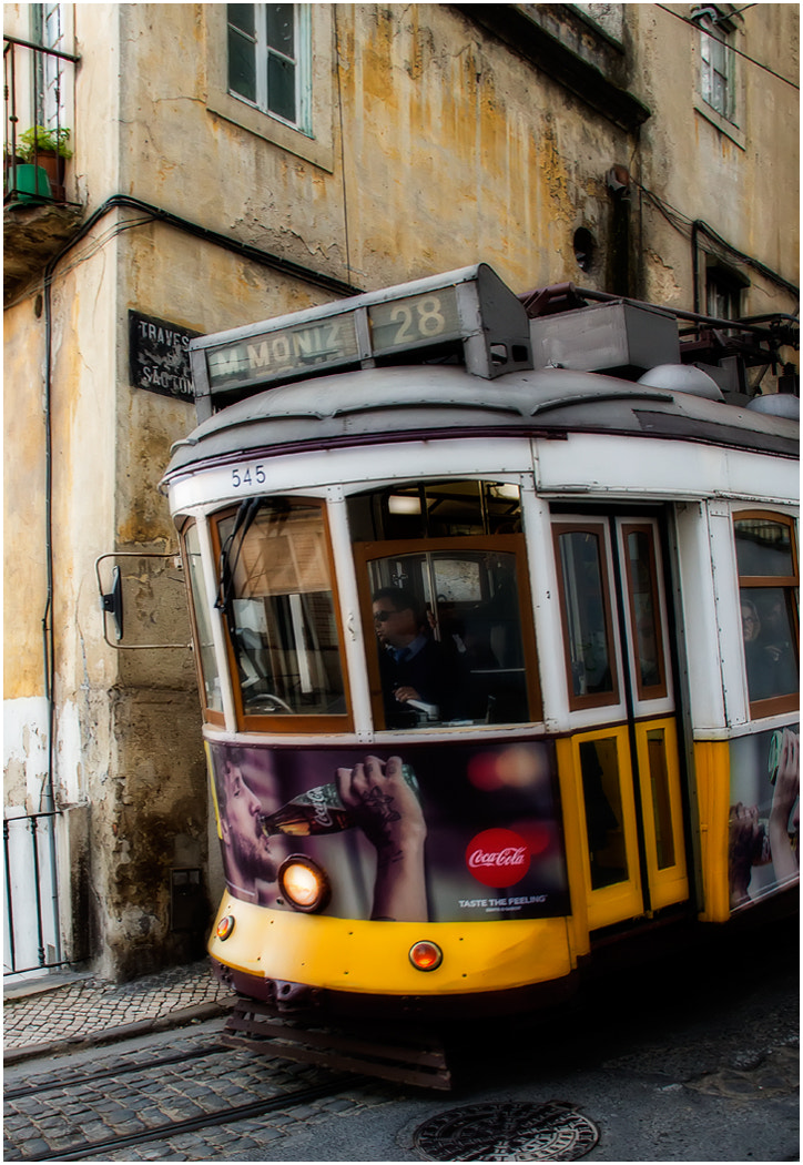 Canon EOS 100D (EOS Rebel SL1 / EOS Kiss X7) sample photo. Tram 28 lisbon photography