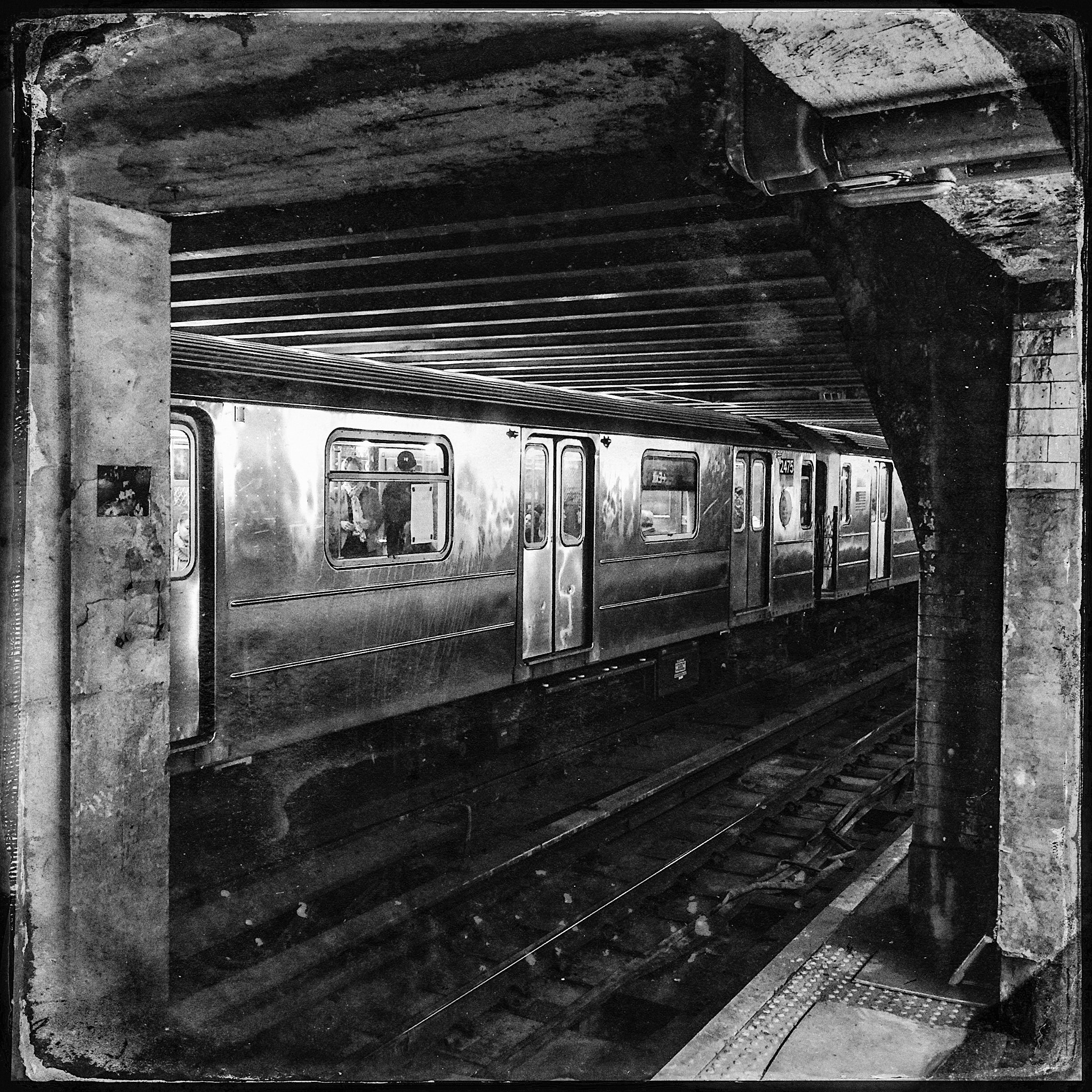 Hipstamatic 302 + iPhone 6 Plus back camera 4.15mm f/2.2 sample photo. New york city subway photography