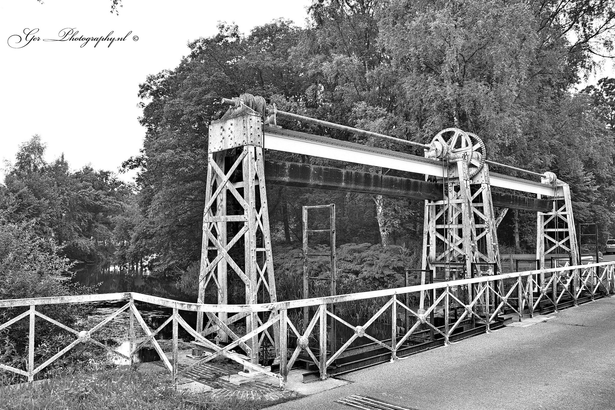 Canon EF-S 18-55mm F3.5-5.6 II sample photo. Old weir photography