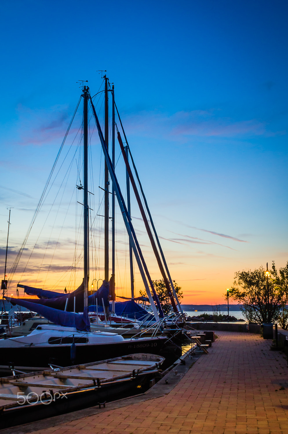 AF Zoom-Nikkor 28-85mm f/3.5-4.5 sample photo. Morning in the harbor photography