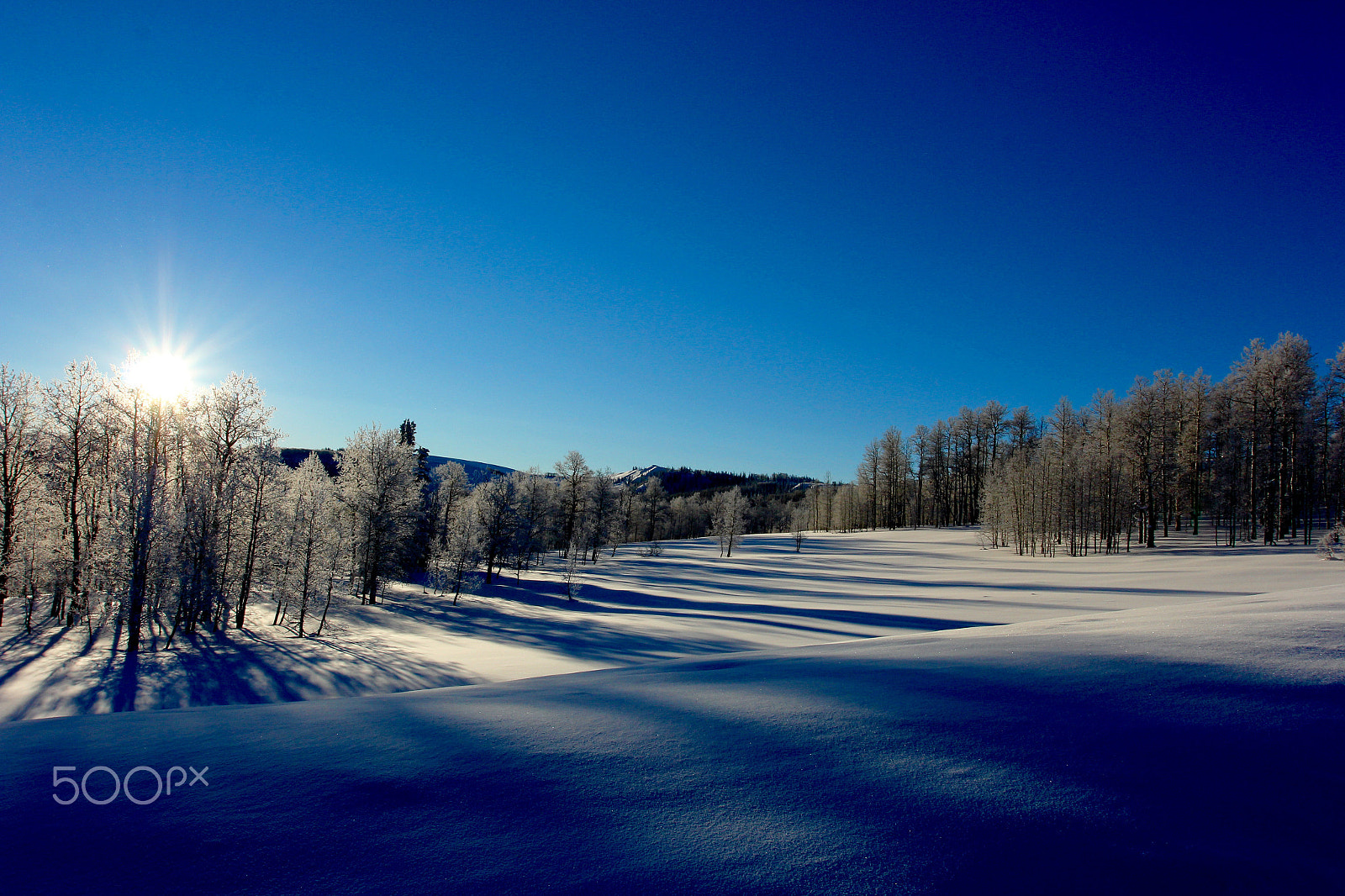 Canon EOS 60D + Canon EF 17-40mm F4L USM sample photo. First rays of the sun photography