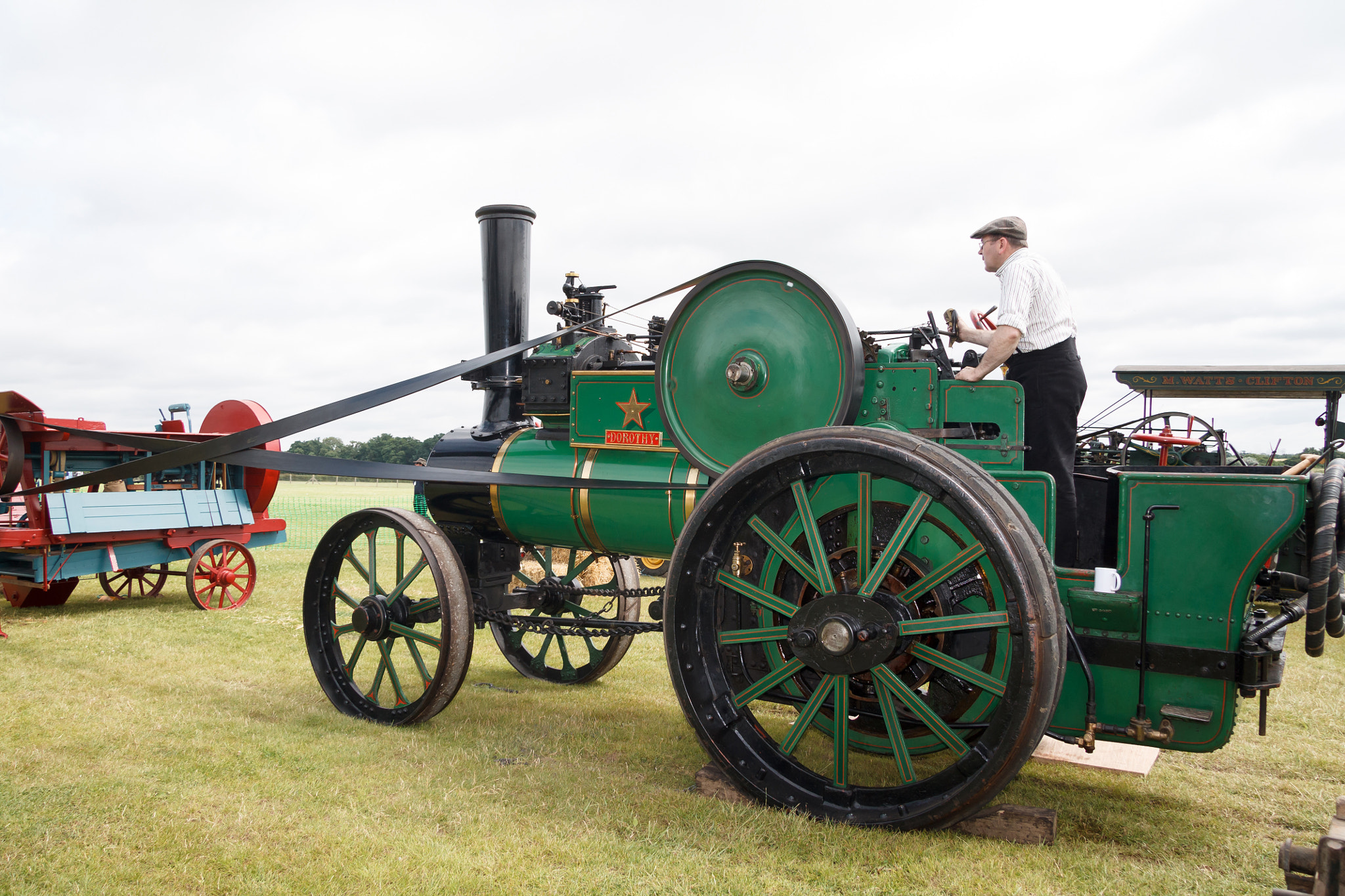 Canon EF-S 17-85mm F4-5.6 IS USM sample photo. Clayton and shuttleworth steam traction engine and threshing machine working photography