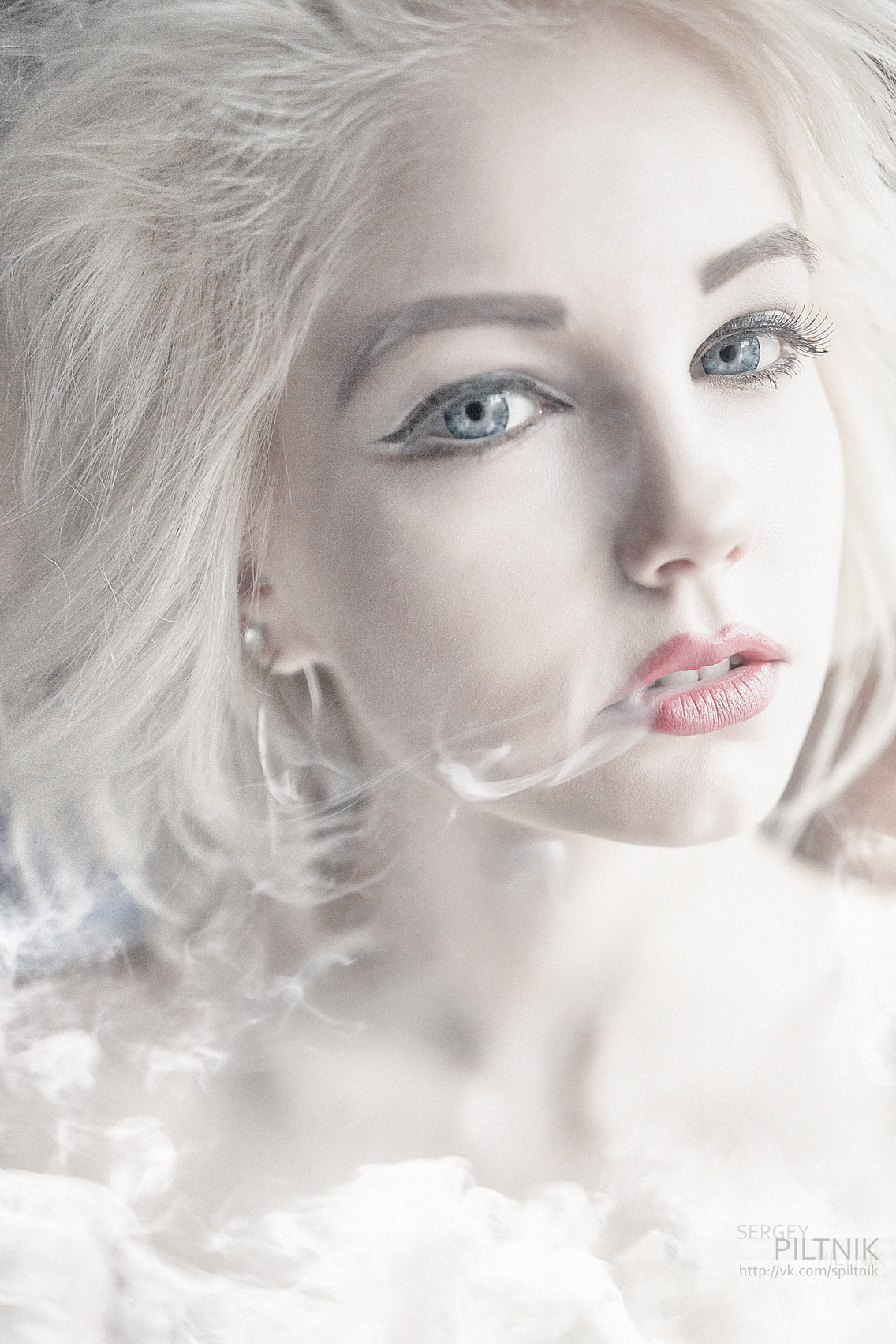 Sigma 24-35mm F2 DG HSM Art sample photo. Smoke photography