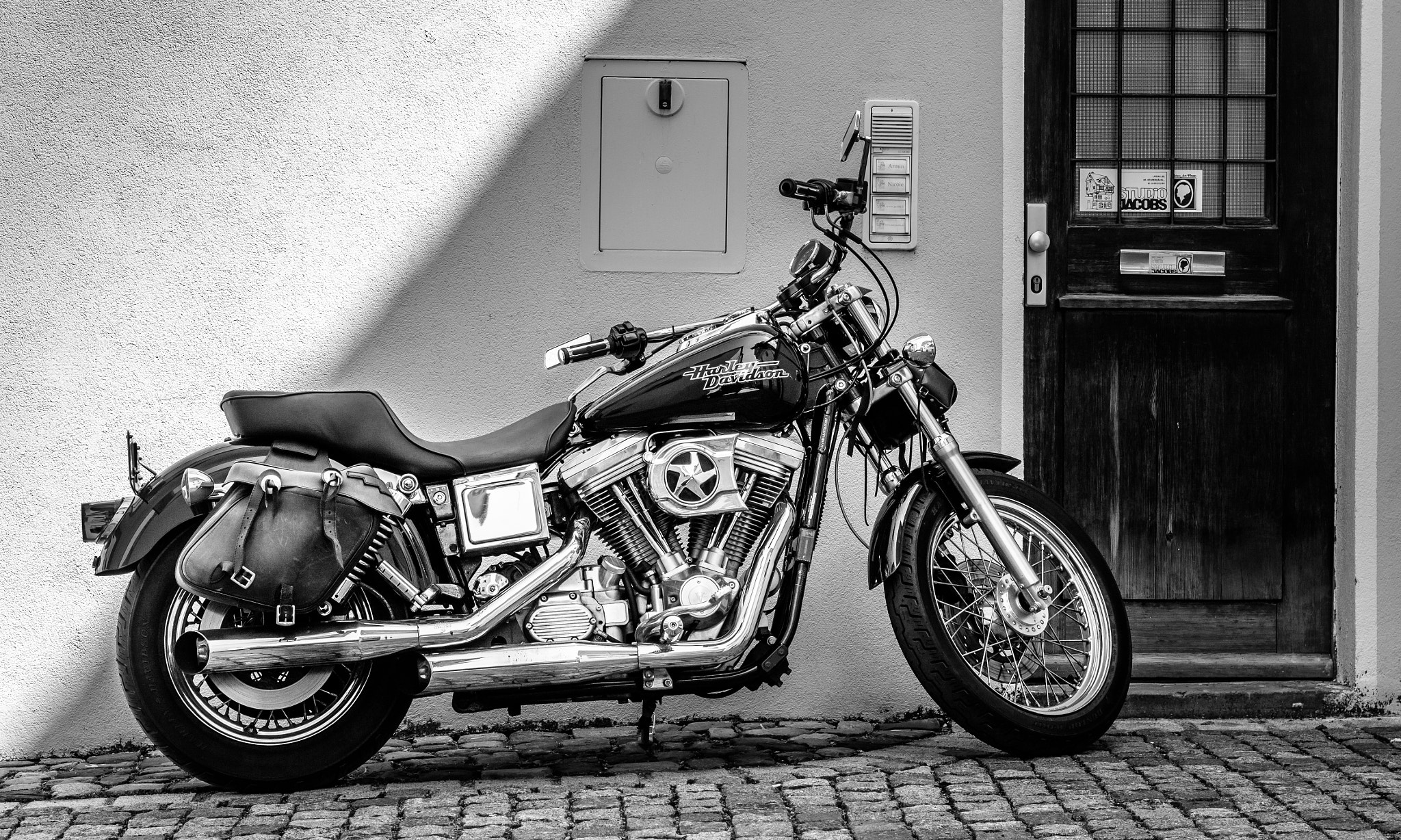 Canon EOS 500D (EOS Rebel T1i / EOS Kiss X3) + Canon EF 50mm F1.8 II sample photo. Harley davidson photography