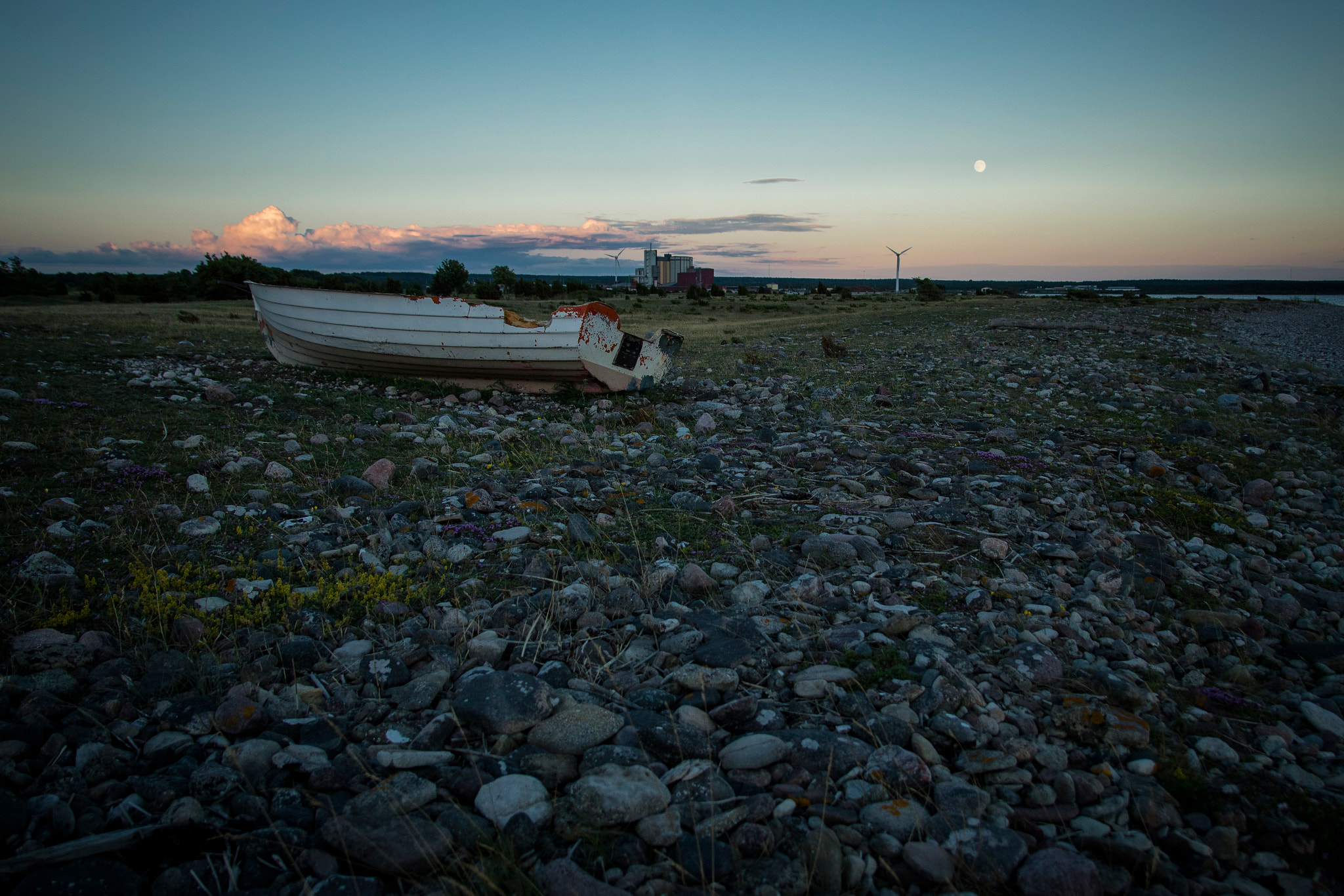 Canon EOS M3 sample photo. Gotland - klintehamn - abandoned boat photography