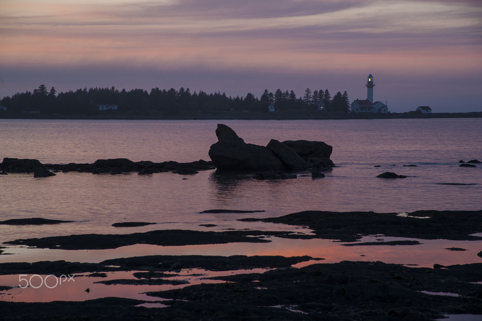 Minolta/Sony AF 24-105mm F3.5-4.5 (D) sample photo. Metis-beach lighthouse photography