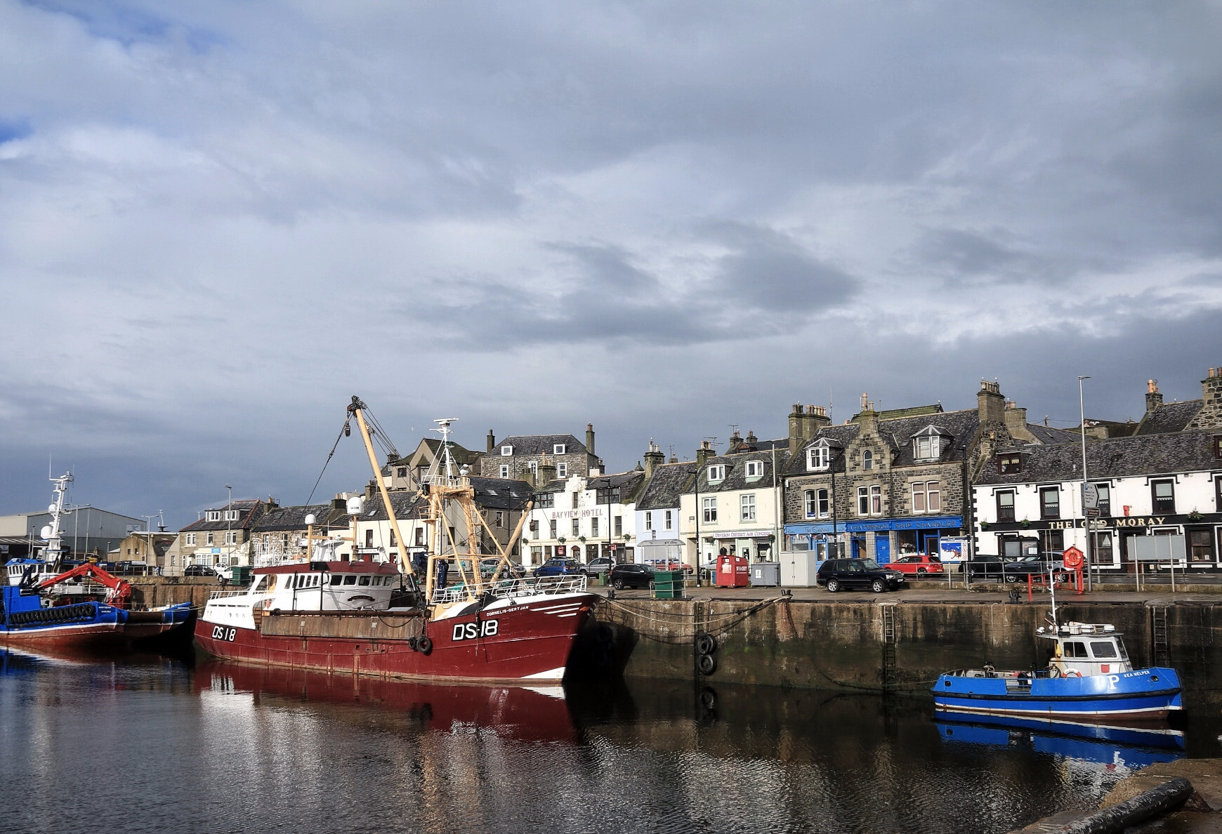 Canon EOS 70D + Canon EF-S 15-85mm F3.5-5.6 IS USM sample photo. Macduff, in north east scotland. photography